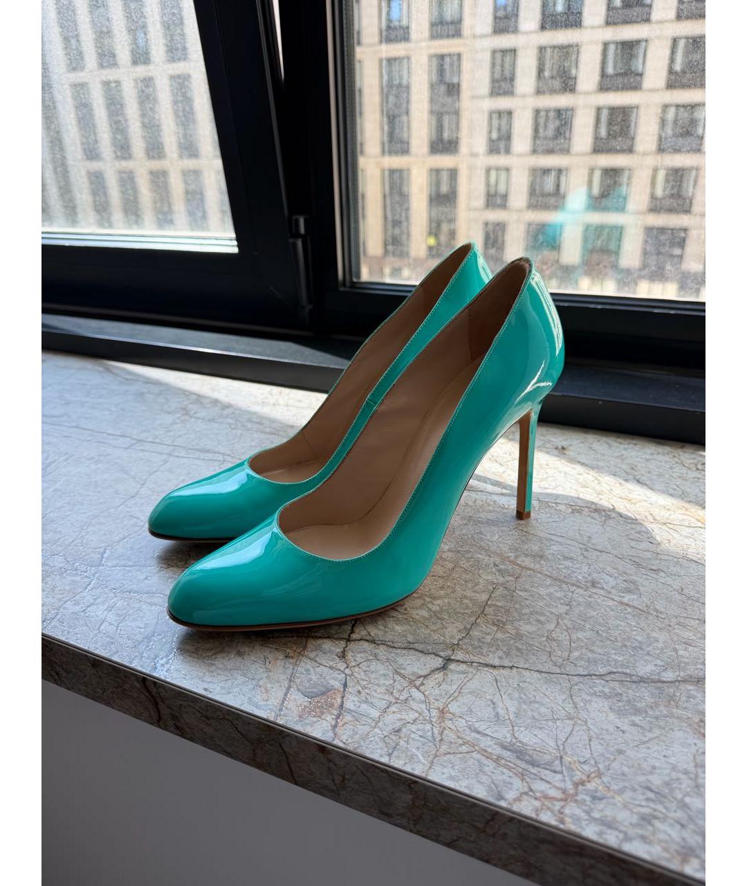 MANOLO BLAHNIK Бирюзовые туфли из лакированной кожи, фото 7