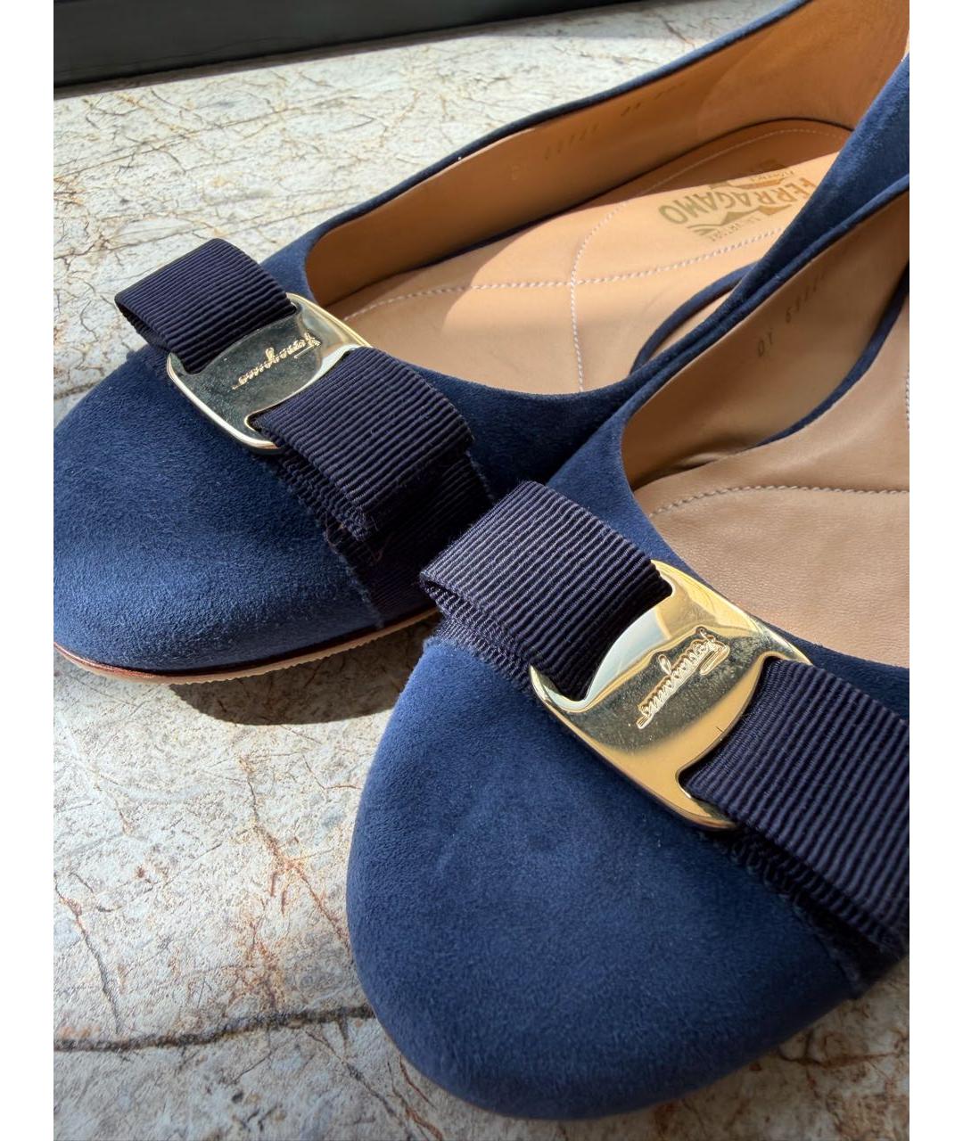 FERRAGAMO Темно-синие замшевые балетки, фото 8
