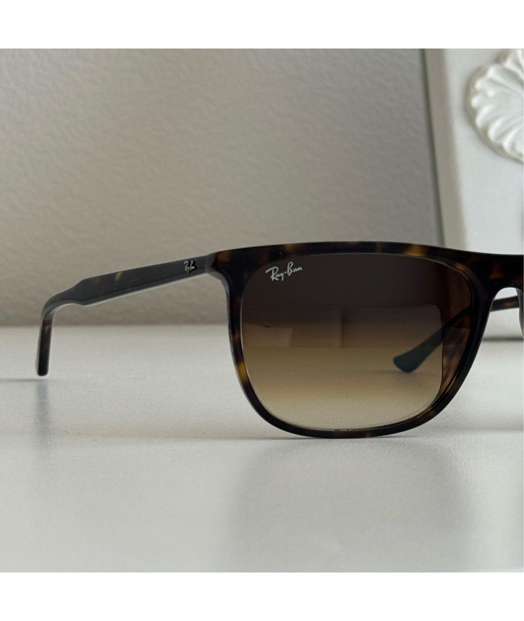 RAY BAN Коричневые пластиковые солнцезащитные очки, фото 3