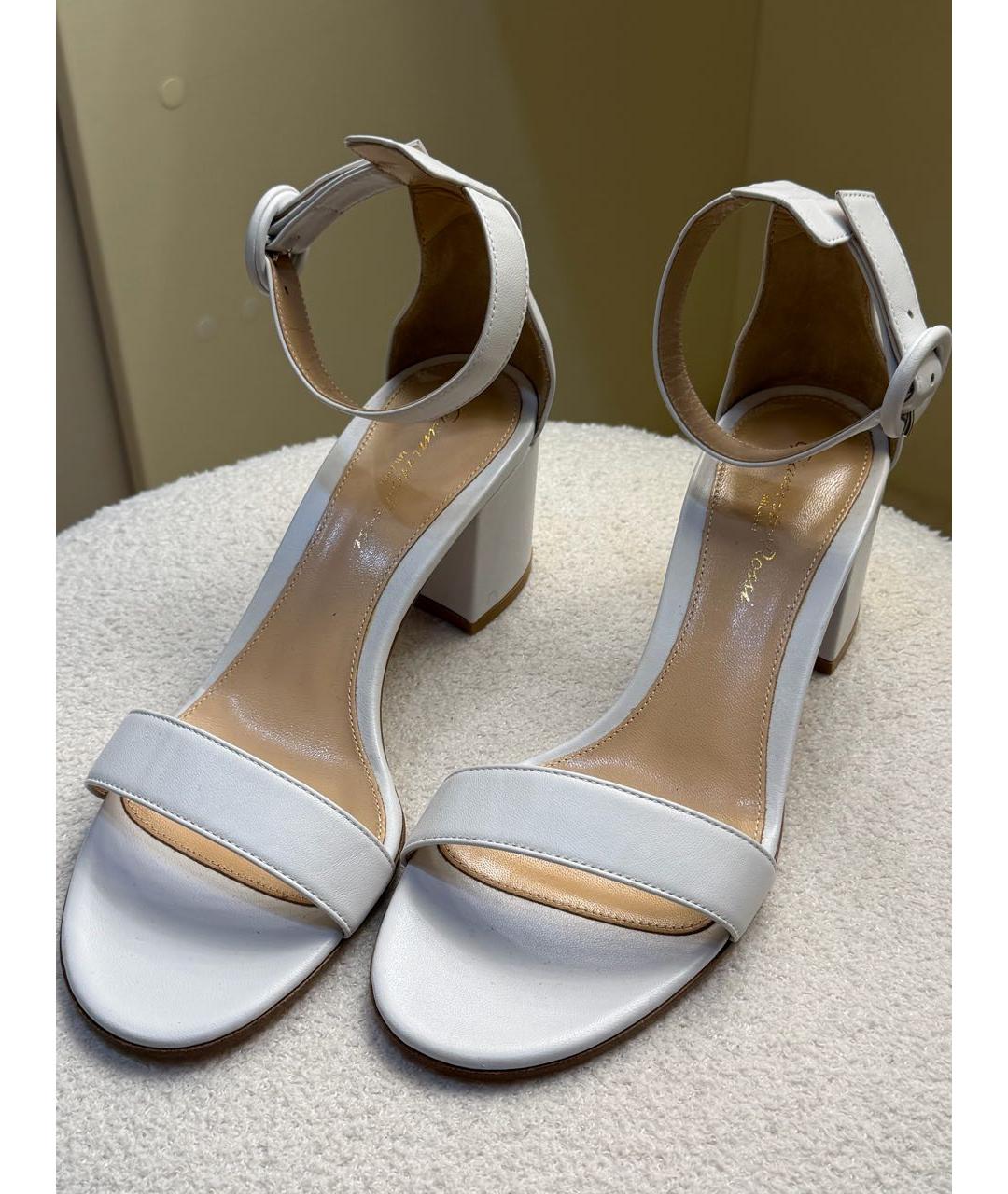 GIANVITO ROSSI Белые кожаные босоножки, фото 1
