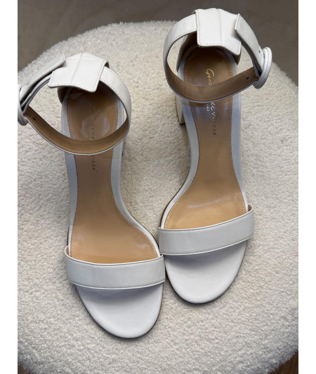 GIANVITO ROSSI Белые кожаные босоножки, фото 5