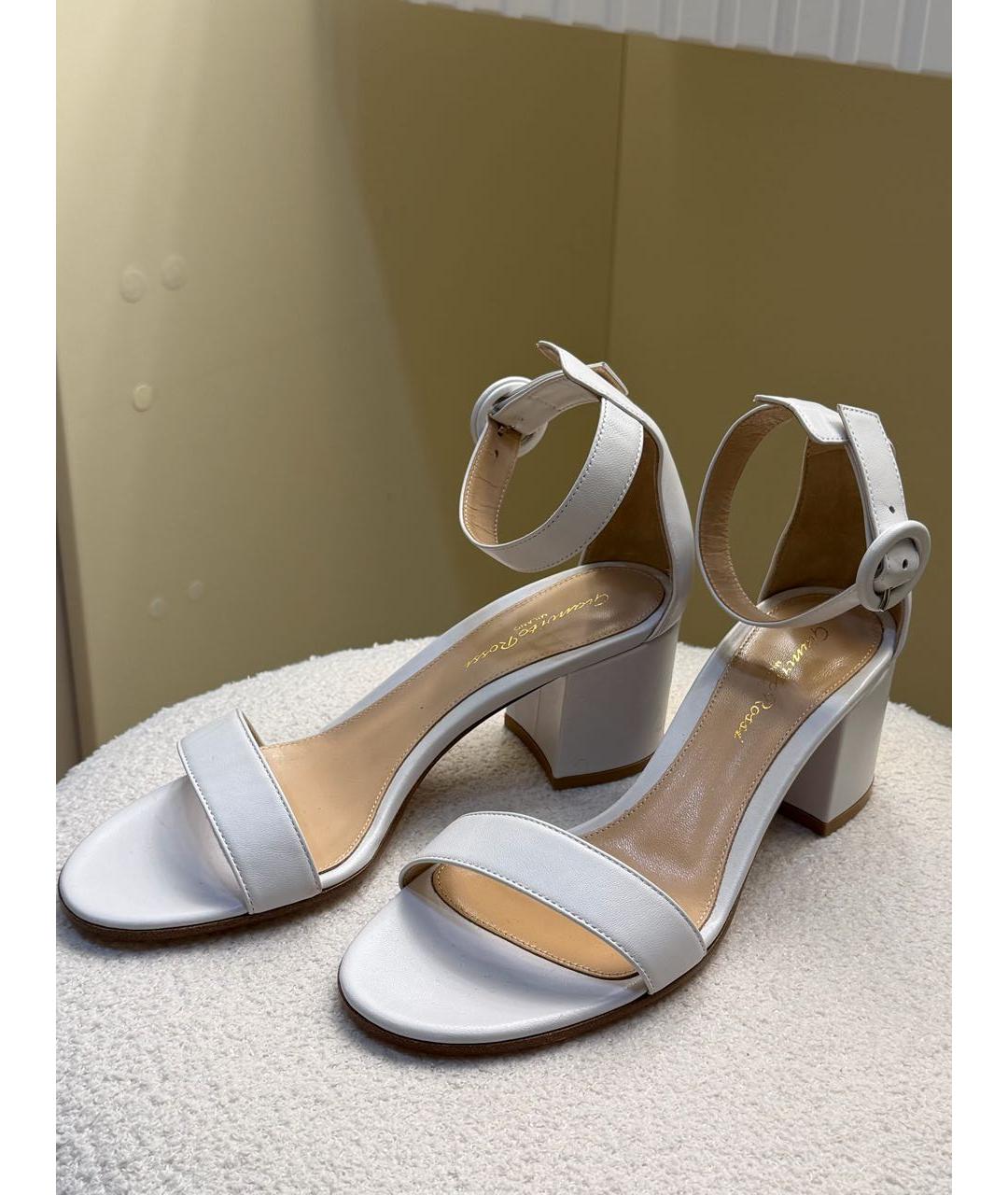 GIANVITO ROSSI Белые кожаные босоножки, фото 2