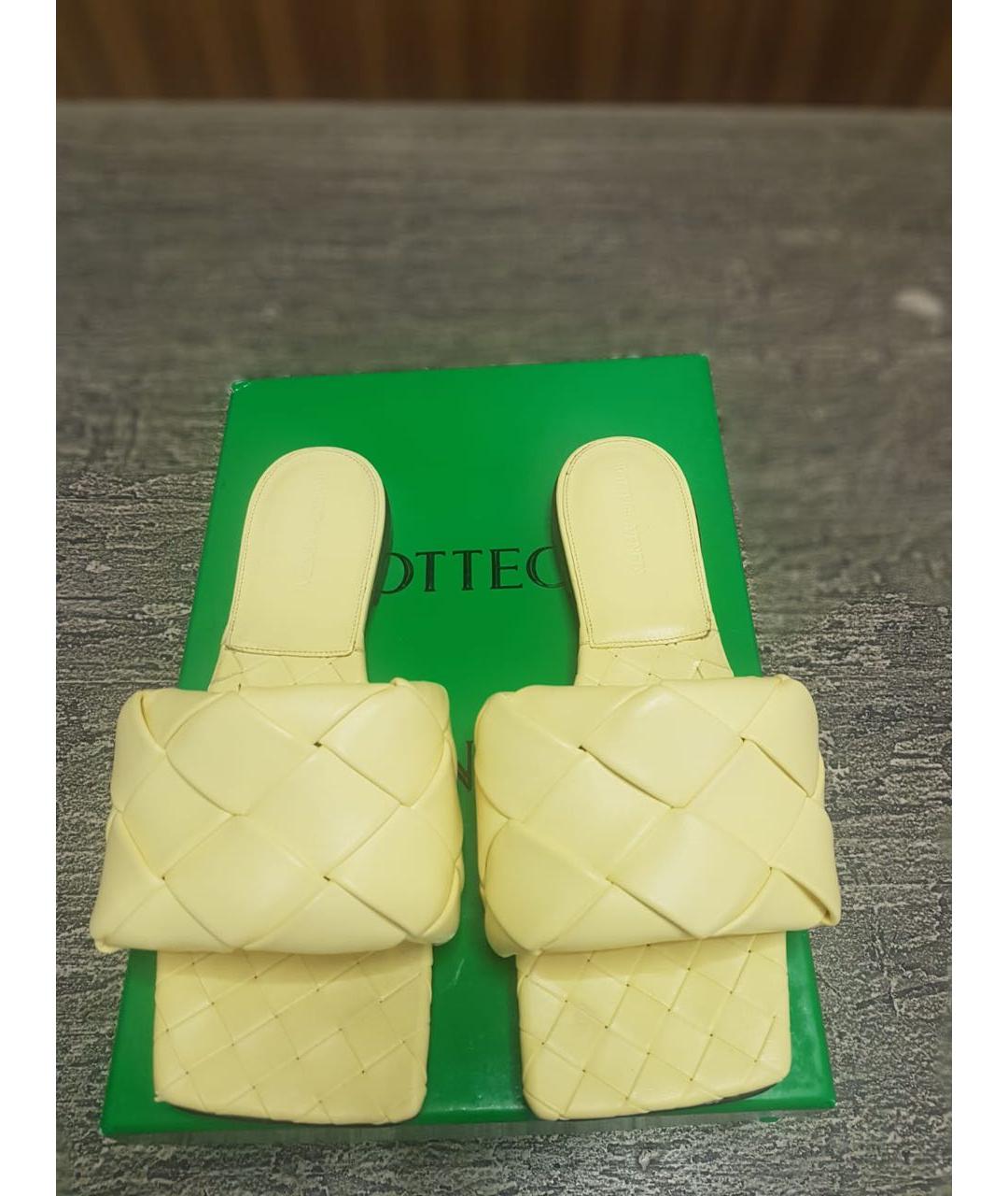 BOTTEGA VENETA Желтые кожаные сабо, фото 4