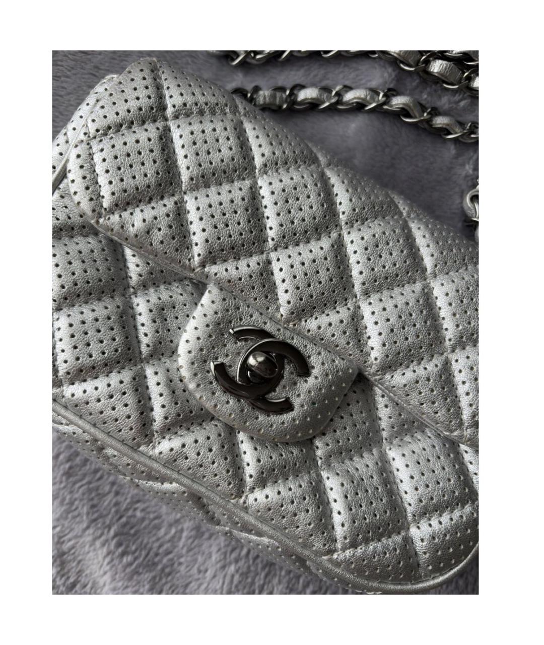 CHANEL Серебряная сумка через плечо, фото 2