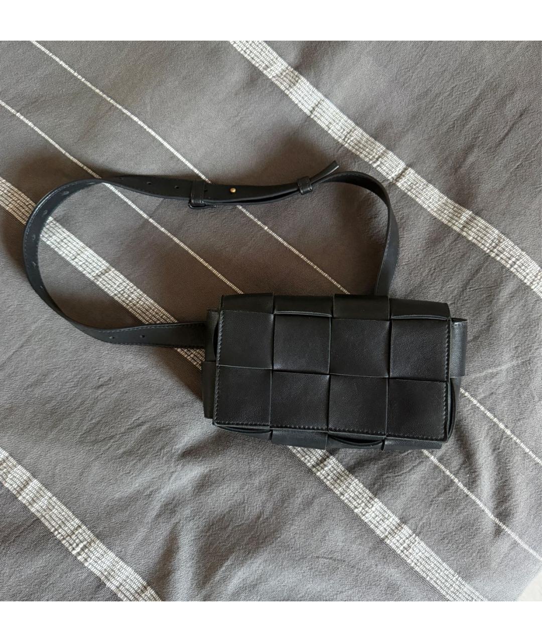 BOTTEGA VENETA Черная кожаная поясная сумка, фото 9