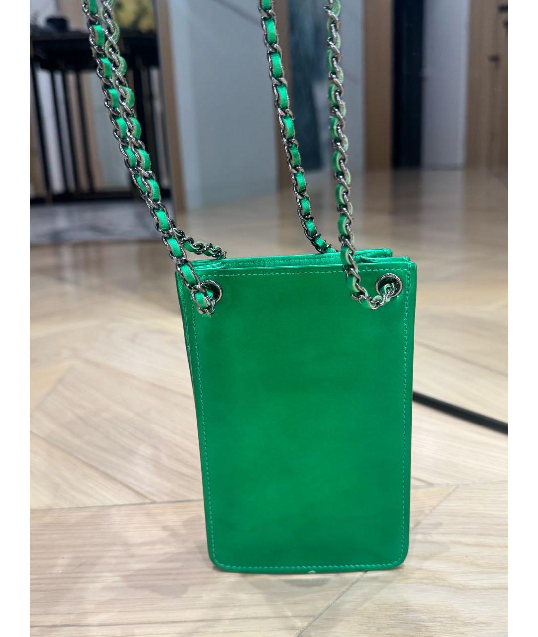 CHANEL Зеленая сумка через плечо из лакированной кожи, фото 3