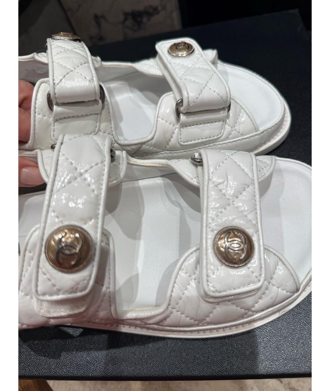 CHANEL Белые кожаные сандалии, фото 6