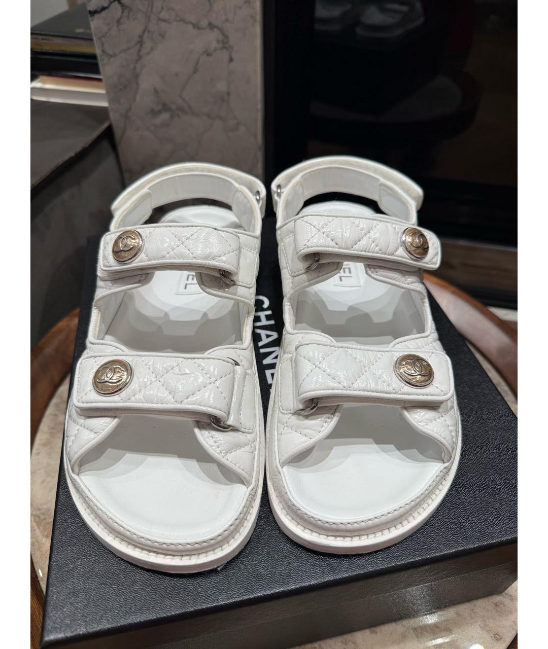 CHANEL Белые кожаные сандалии, фото 4
