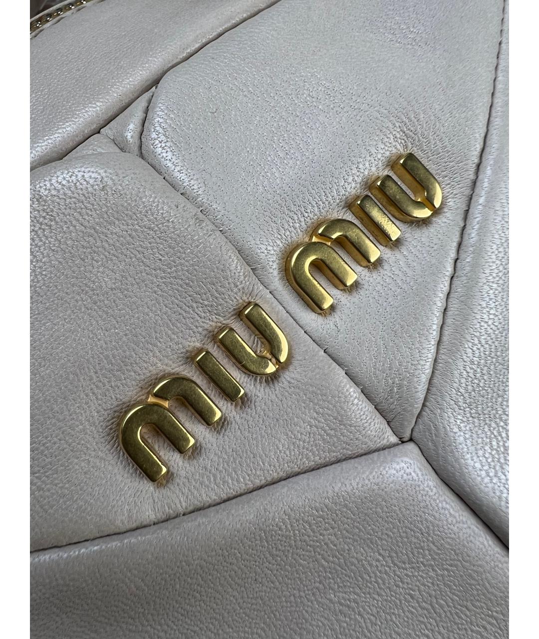 MIU MIU Бежевая кожаная сумка с короткими ручками, фото 4