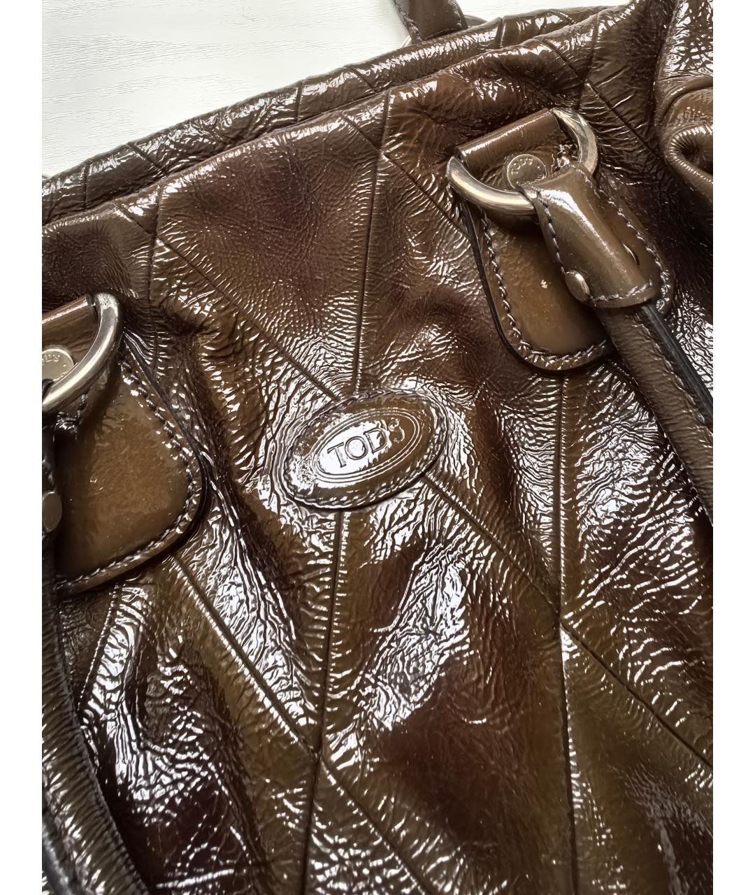 TOD'S Коричневая сумка через плечо из лакированной кожи, фото 3