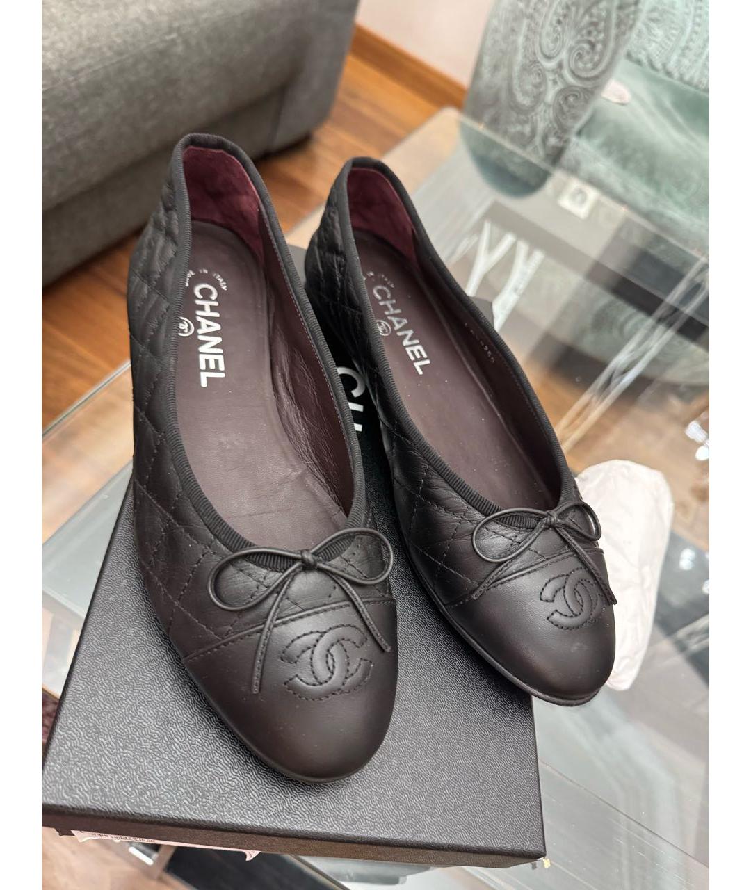 CHANEL Черные кожаные балетки, фото 3