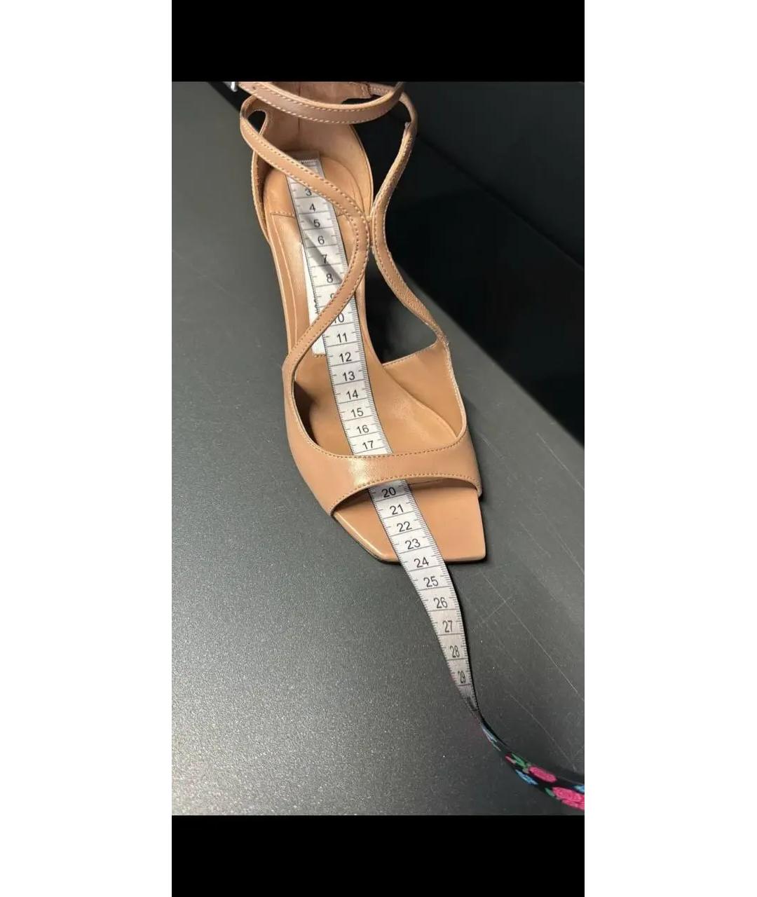 JIMMY CHOO Бежевые туфли из лакированной кожи, фото 2