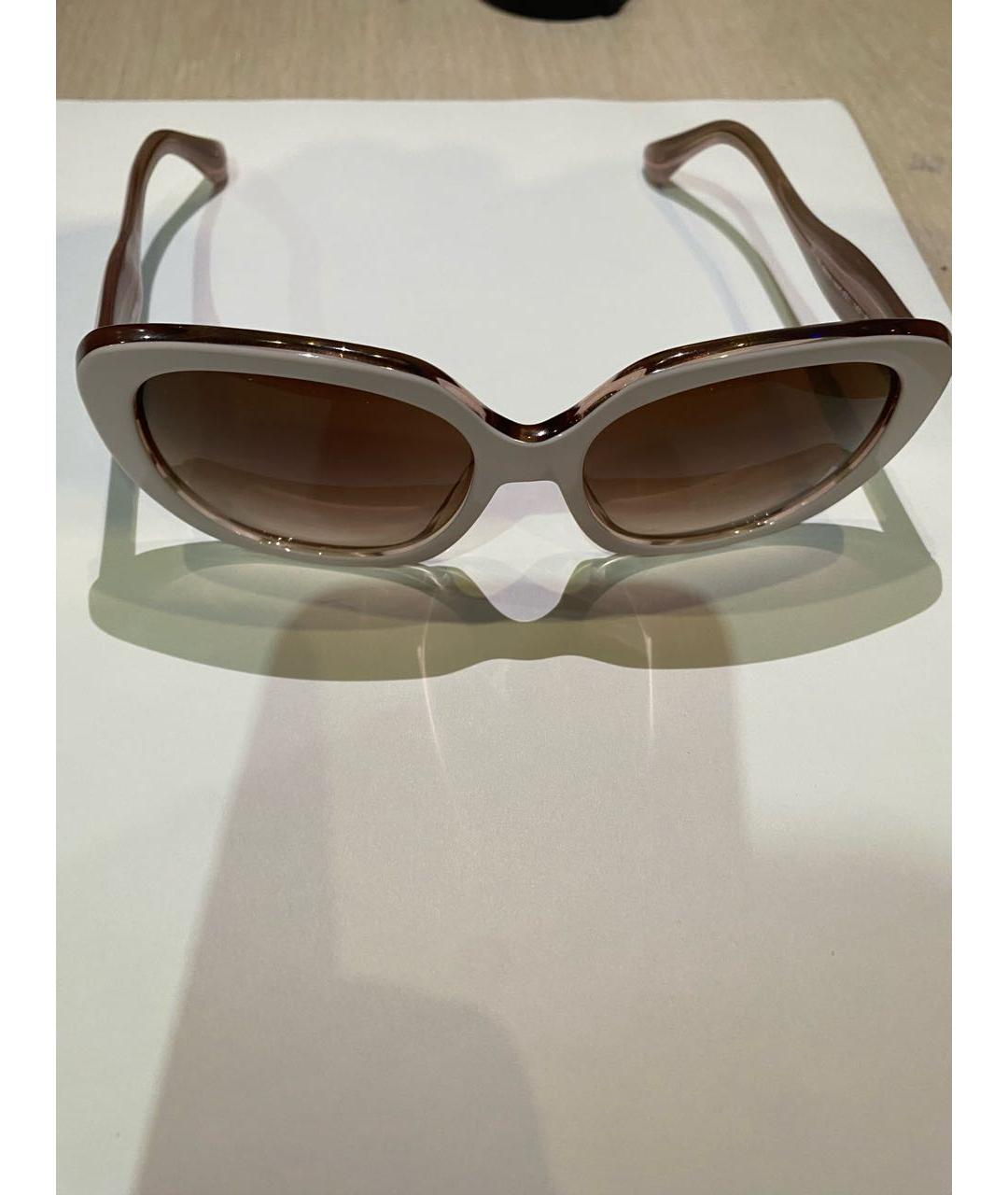 MIU MIU Бежевые пластиковые солнцезащитные очки, фото 4