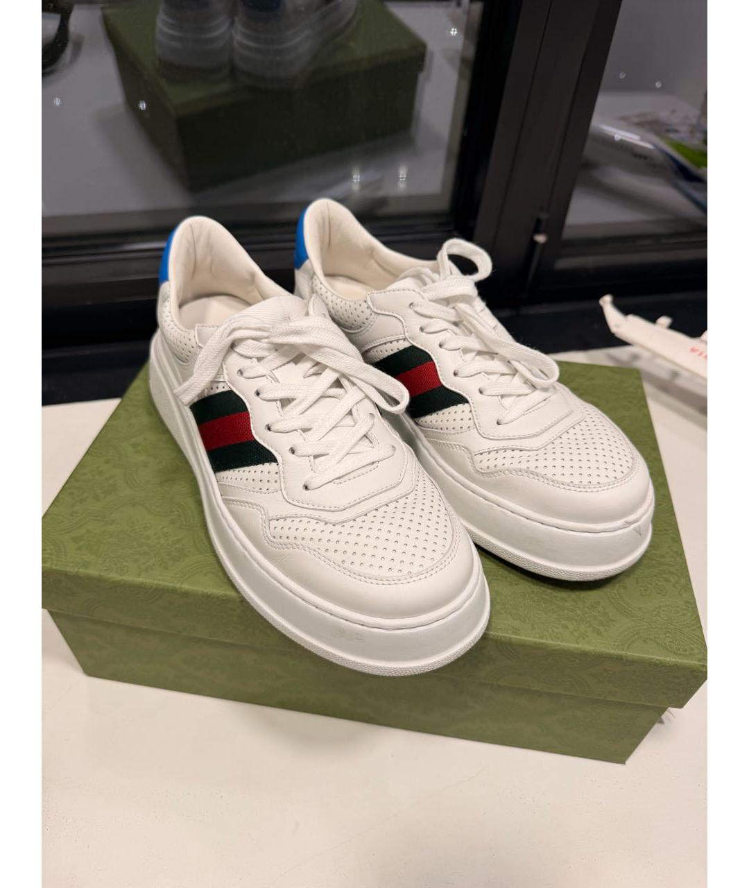 GUCCI Белые кожаные низкие кроссовки / кеды, фото 2