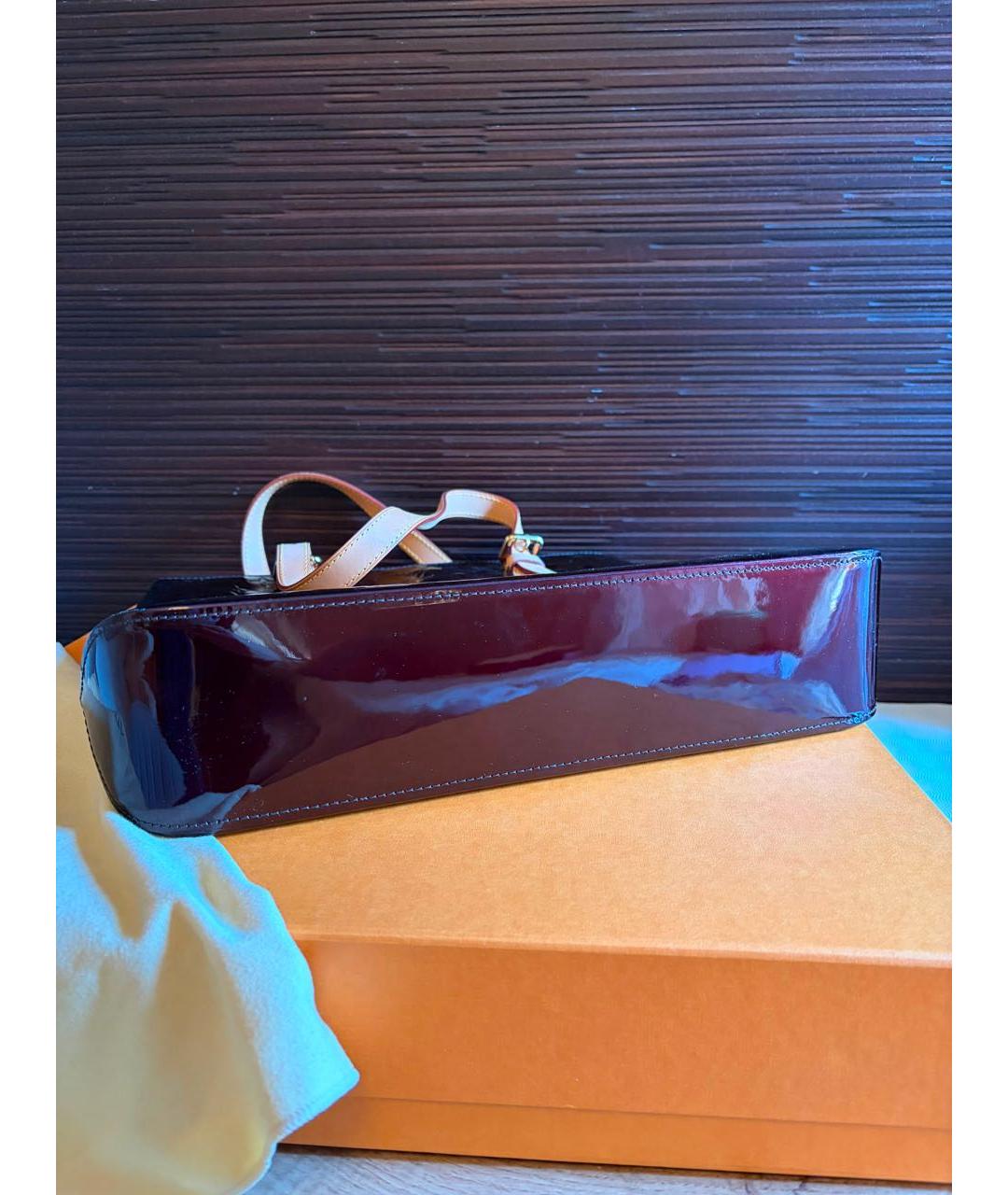 LOUIS VUITTON Бордовая сумка с короткими ручками из лакированной кожи, фото 3