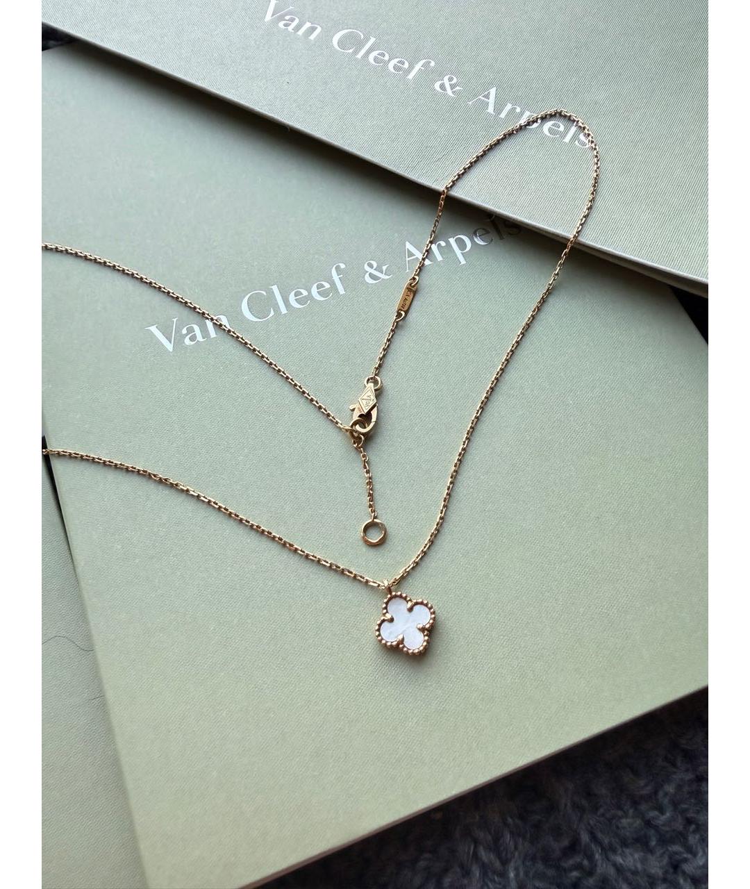 VAN CLEEF & ARPELS Белая подвеска из желтого золота, фото 4