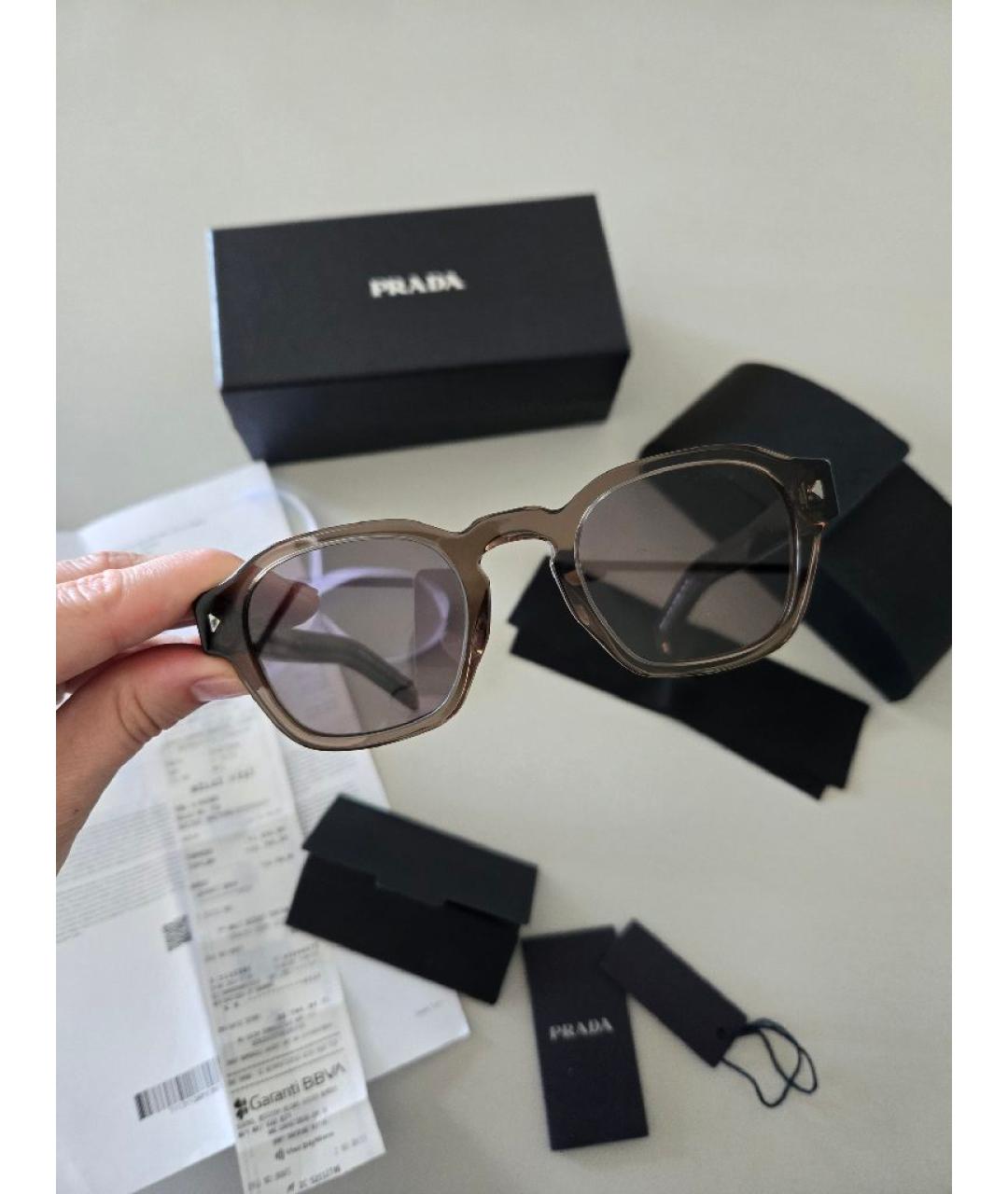 PRADA Серые пластиковые солнцезащитные очки, фото 2