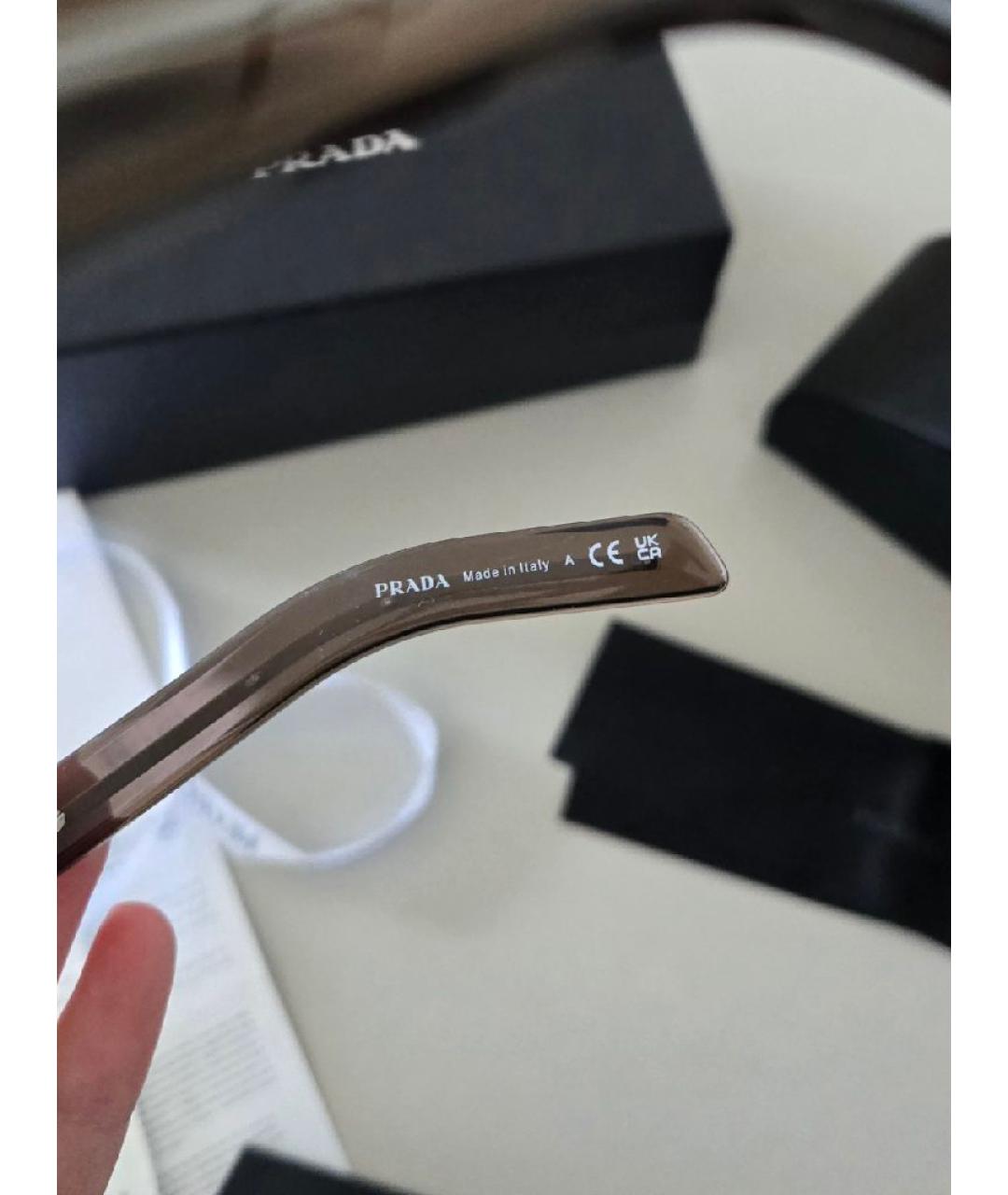 PRADA Серые пластиковые солнцезащитные очки, фото 4