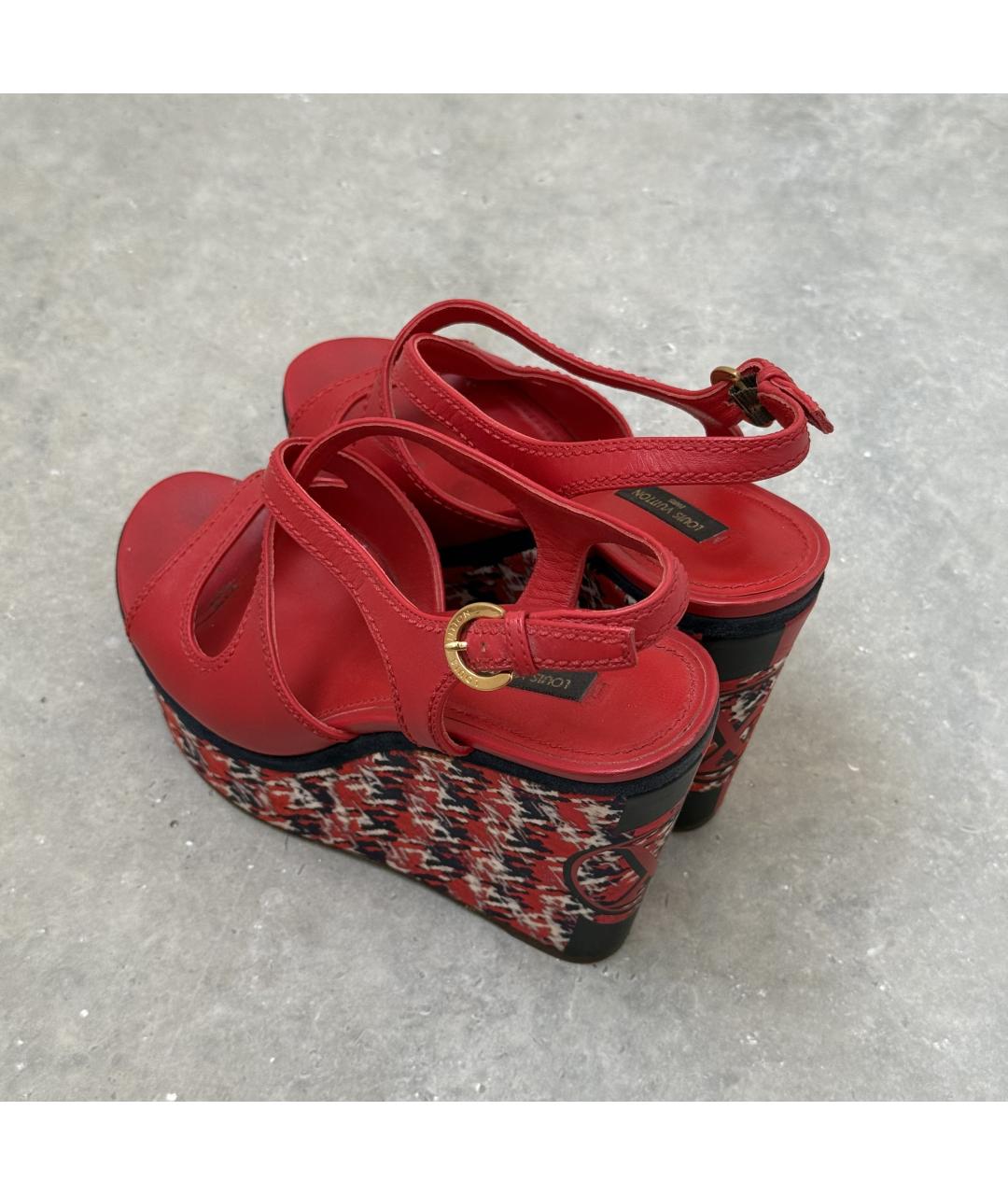 LOUIS VUITTON Красные кожаные босоножки, фото 3
