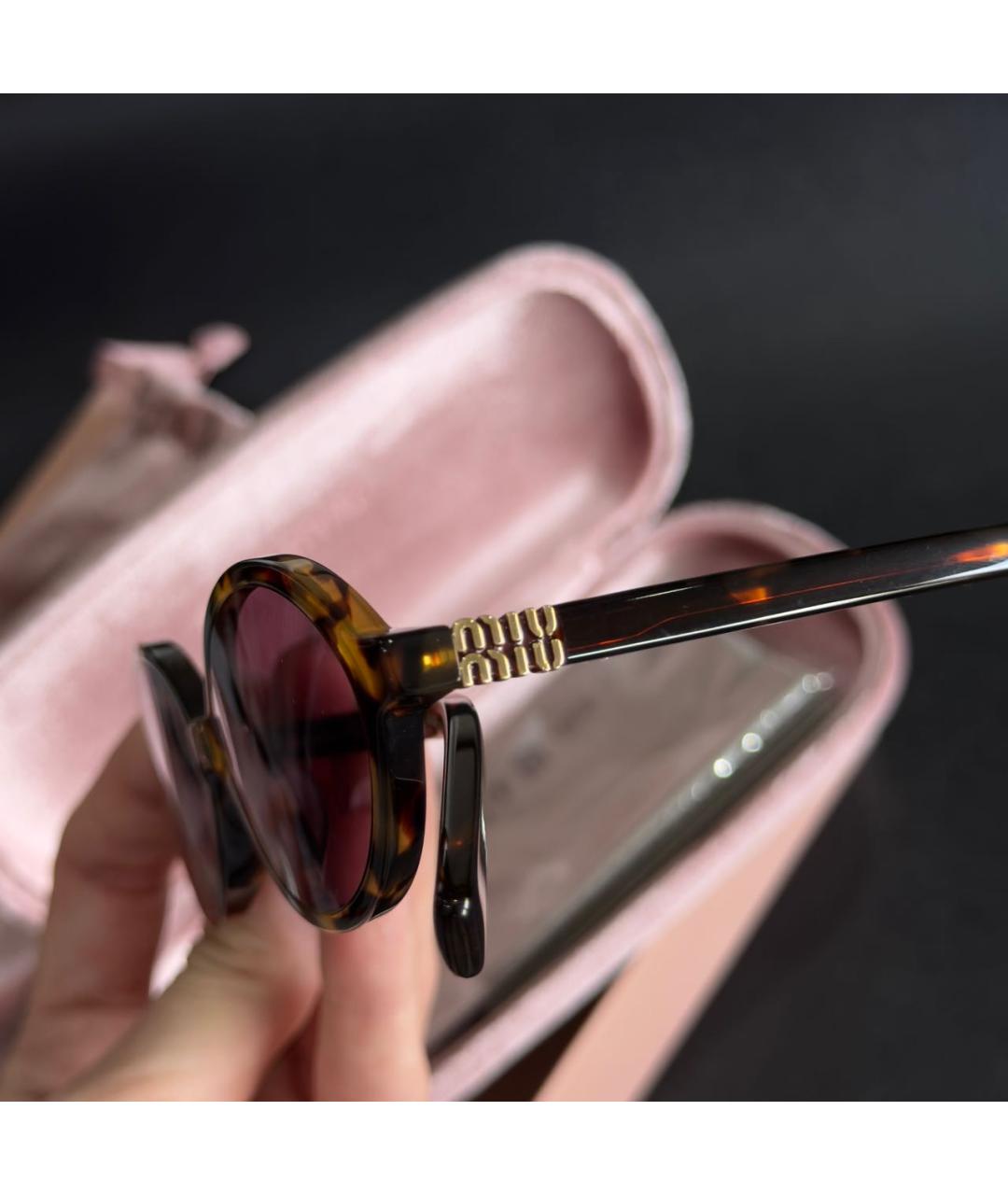 MIU MIU Коричневые пластиковые солнцезащитные очки, фото 5