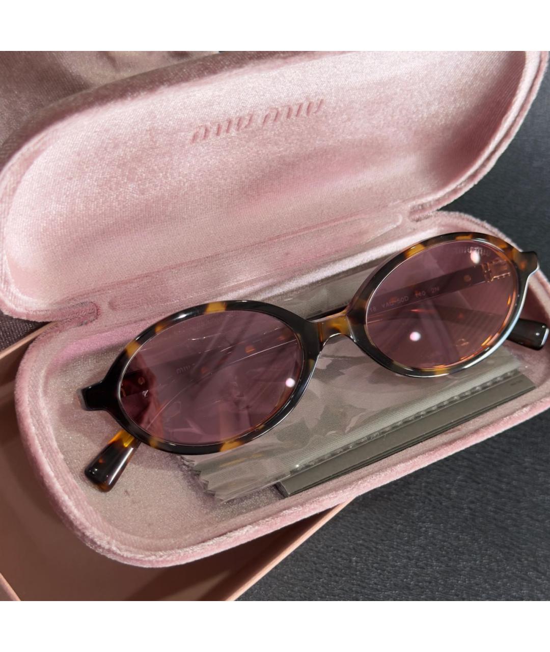MIU MIU Коричневые пластиковые солнцезащитные очки, фото 3