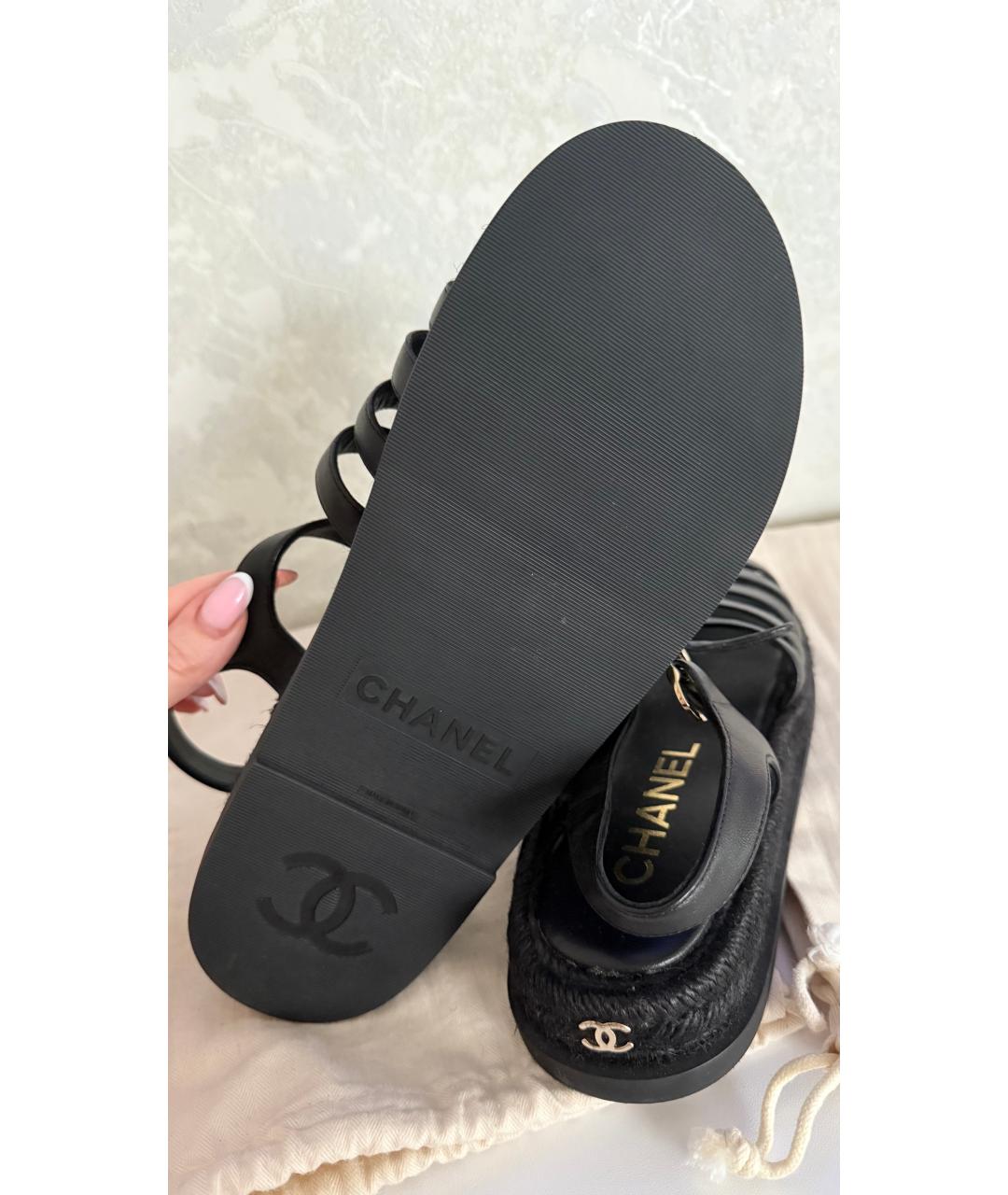 CHANEL Черные кожаные сандалии, фото 4