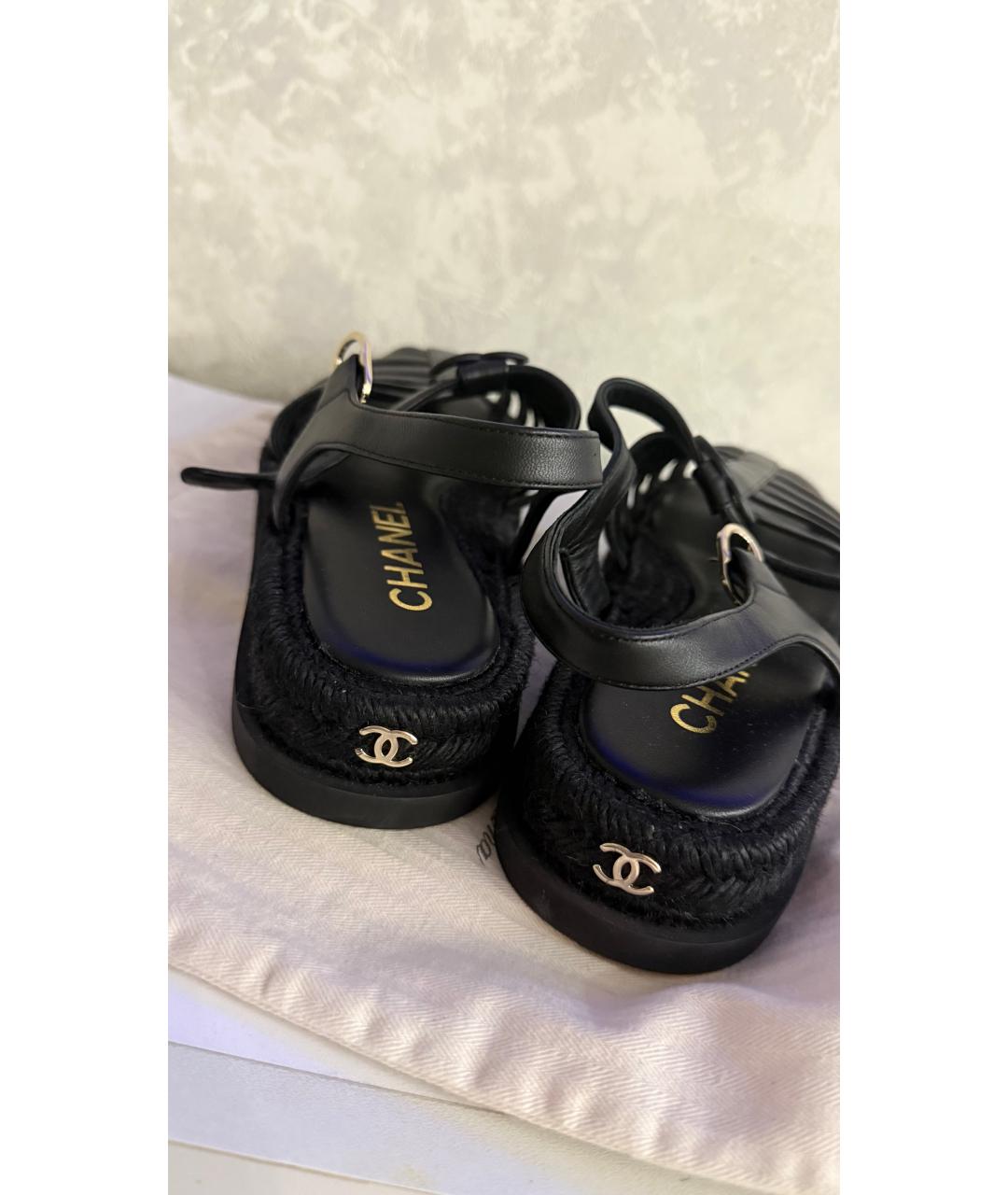 CHANEL Черные кожаные сандалии, фото 3