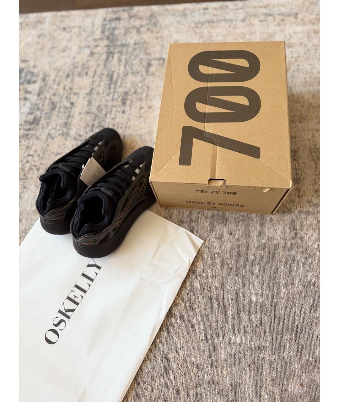ADIDAS YEEZY Черные текстильные кроссовки, фото 2