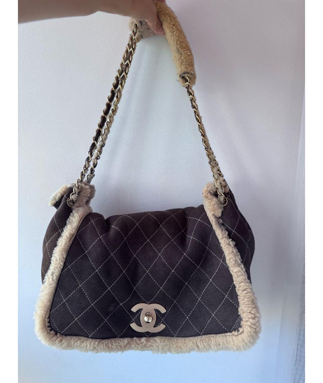 CHANEL Коричневая замшевая сумка через плечо, фото 2