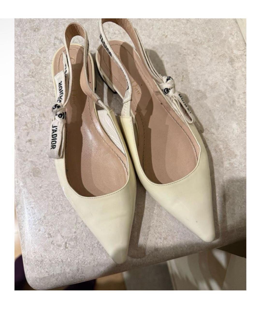CHRISTIAN DIOR Бежевые балетки из лакированной кожи, фото 4