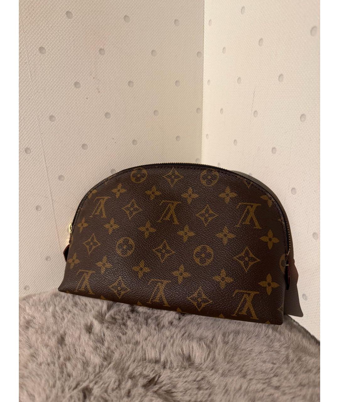 LOUIS VUITTON Коричневая канва косметичка, фото 2