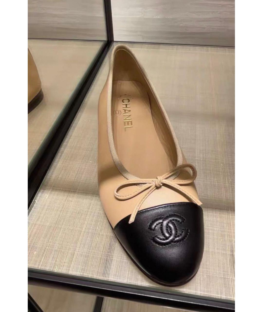 CHANEL Бежевые кожаные балетки, фото 4