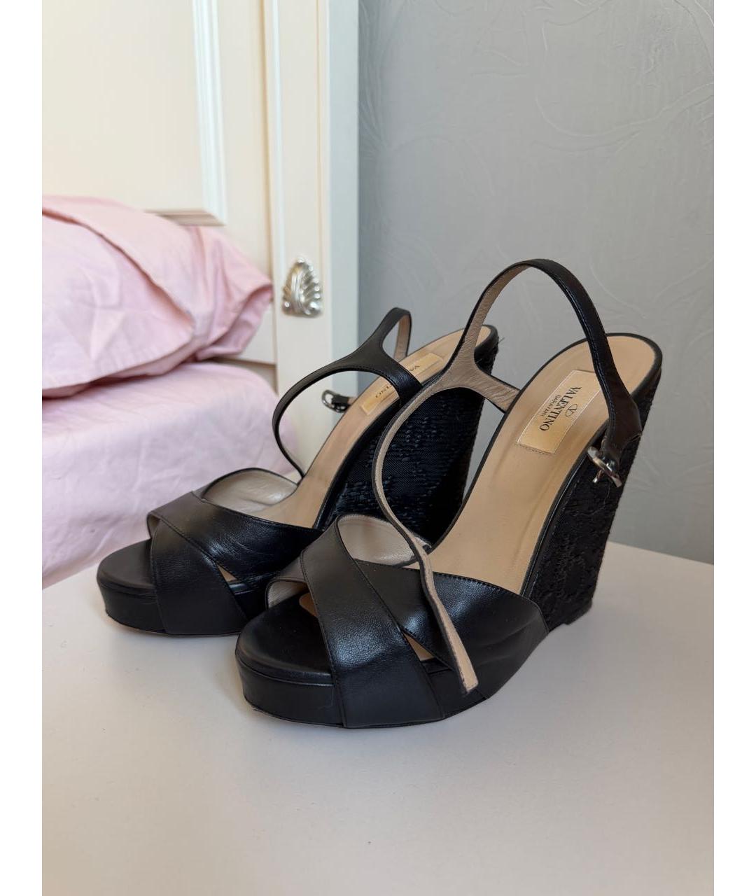 VALENTINO Черные кожаные босоножки, фото 4