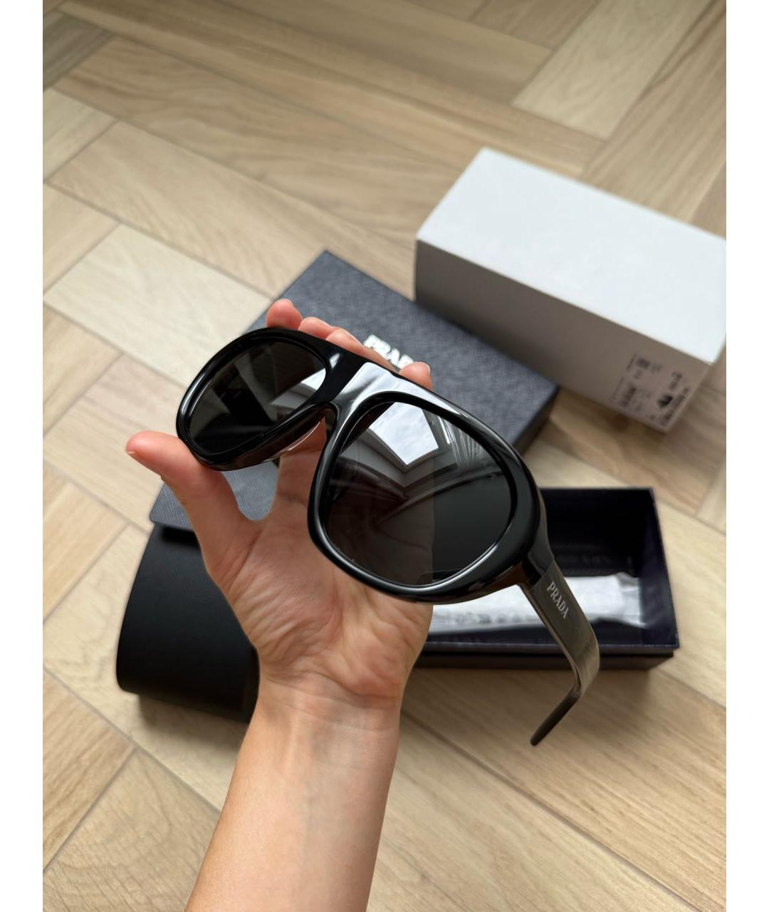PRADA Черные пластиковые солнцезащитные очки, фото 3