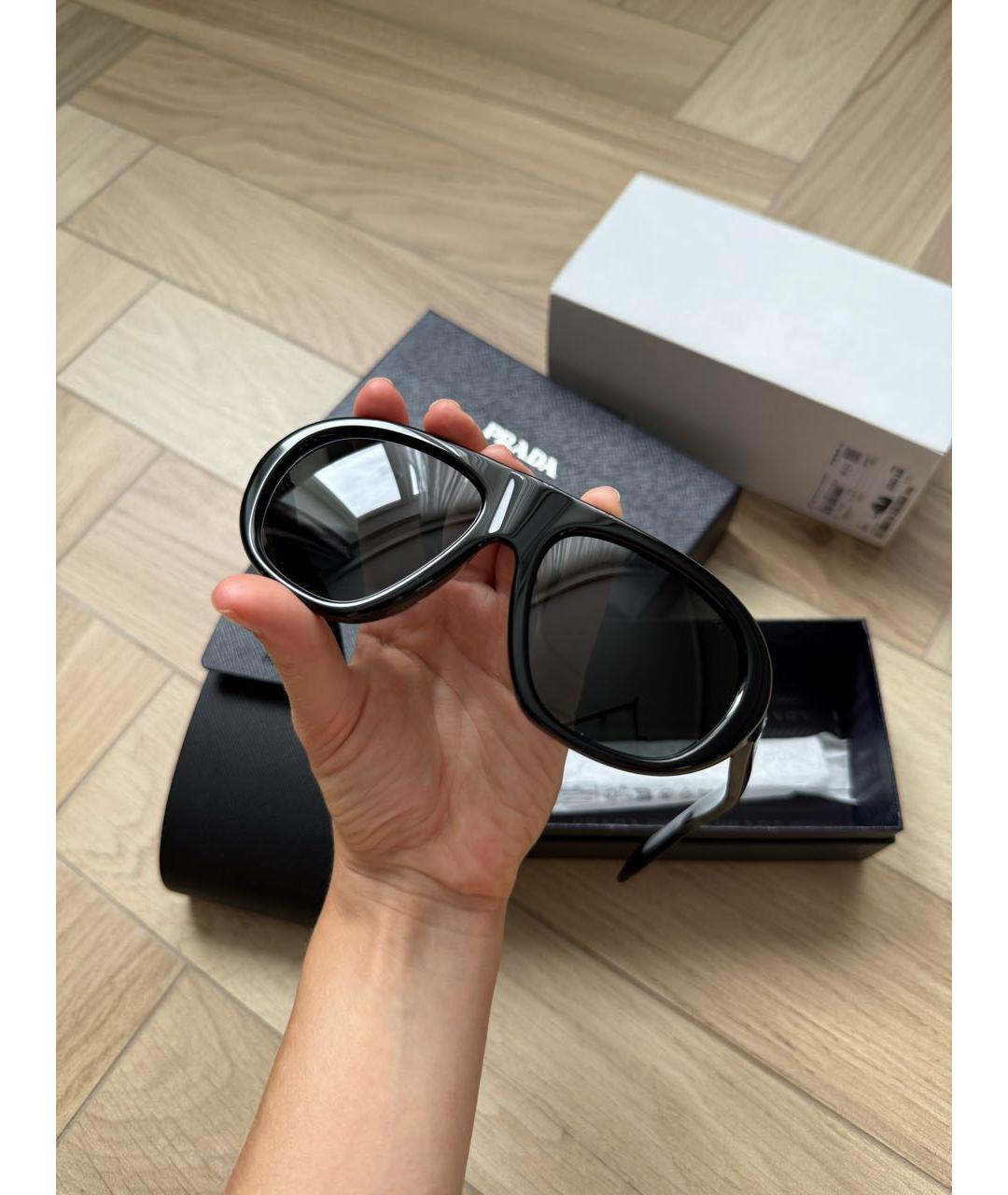 PRADA Черные пластиковые солнцезащитные очки, фото 4