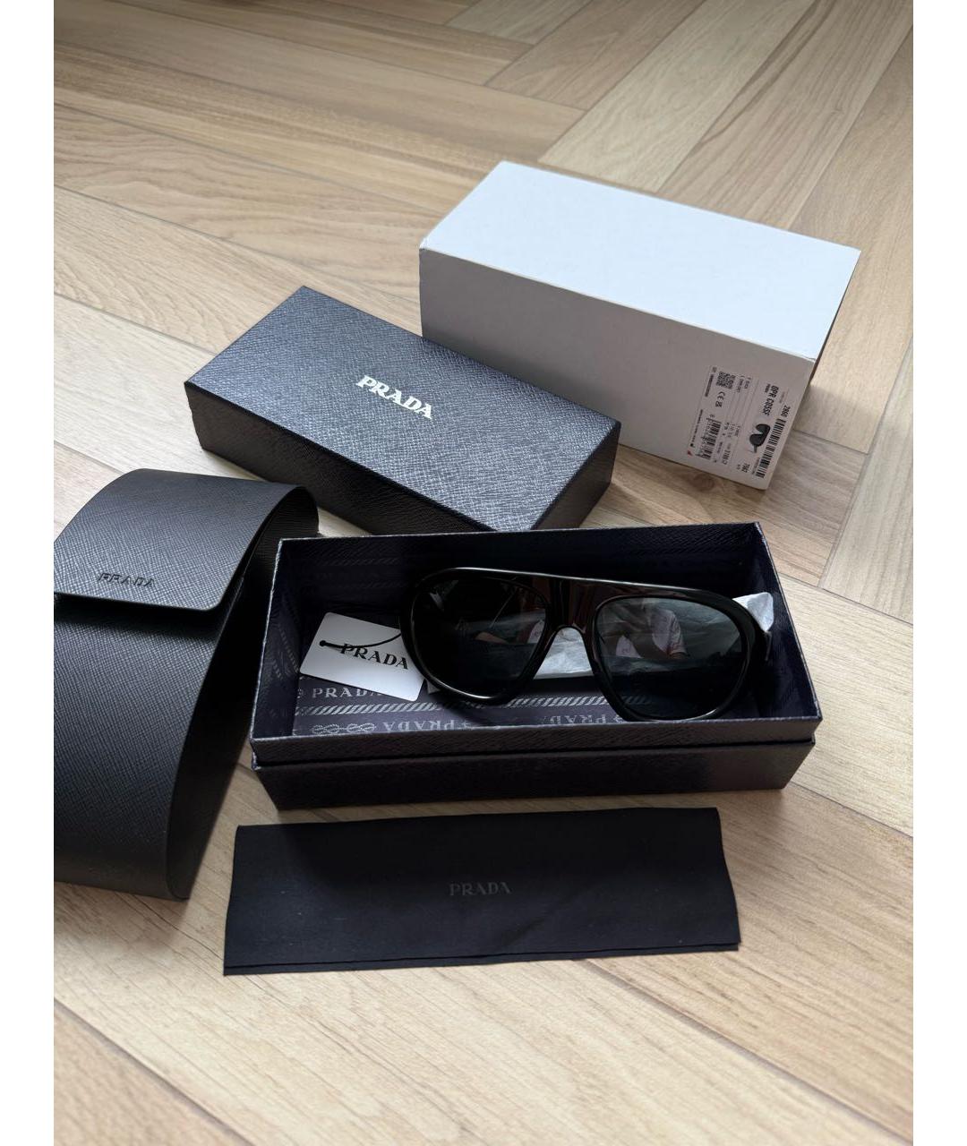 PRADA Черные пластиковые солнцезащитные очки, фото 2