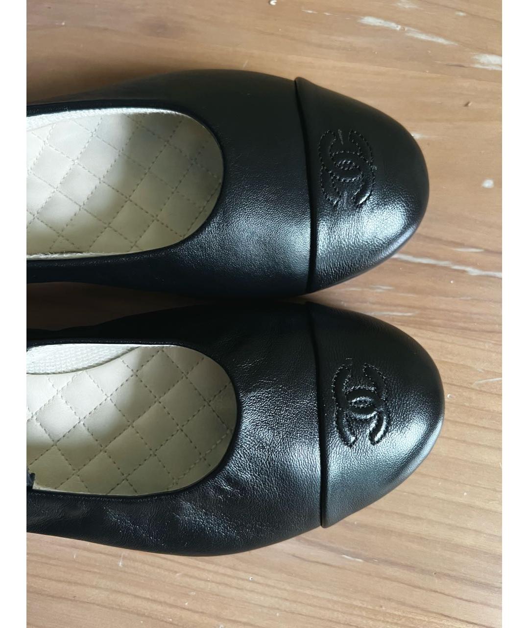 CHANEL Черные кожаные балетки, фото 3