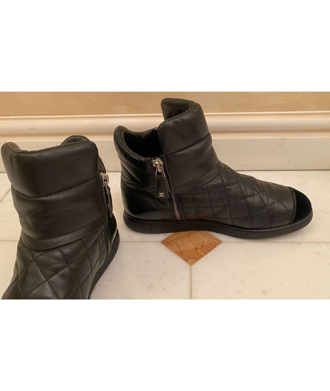 CHANEL Черные кожаные полусапоги, фото 5