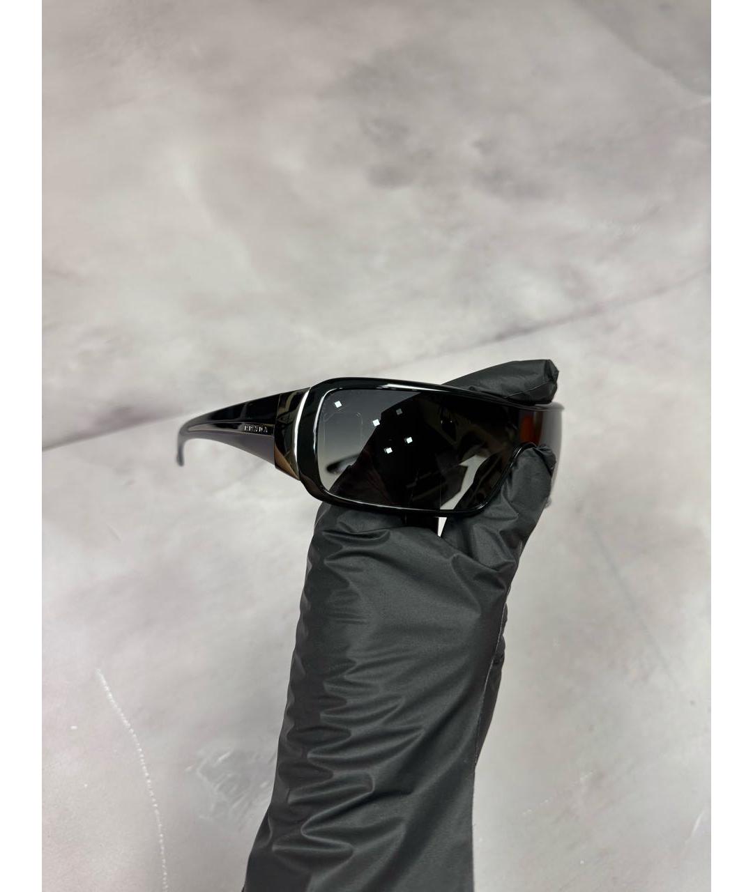PRADA Черные пластиковые солнцезащитные очки, фото 4