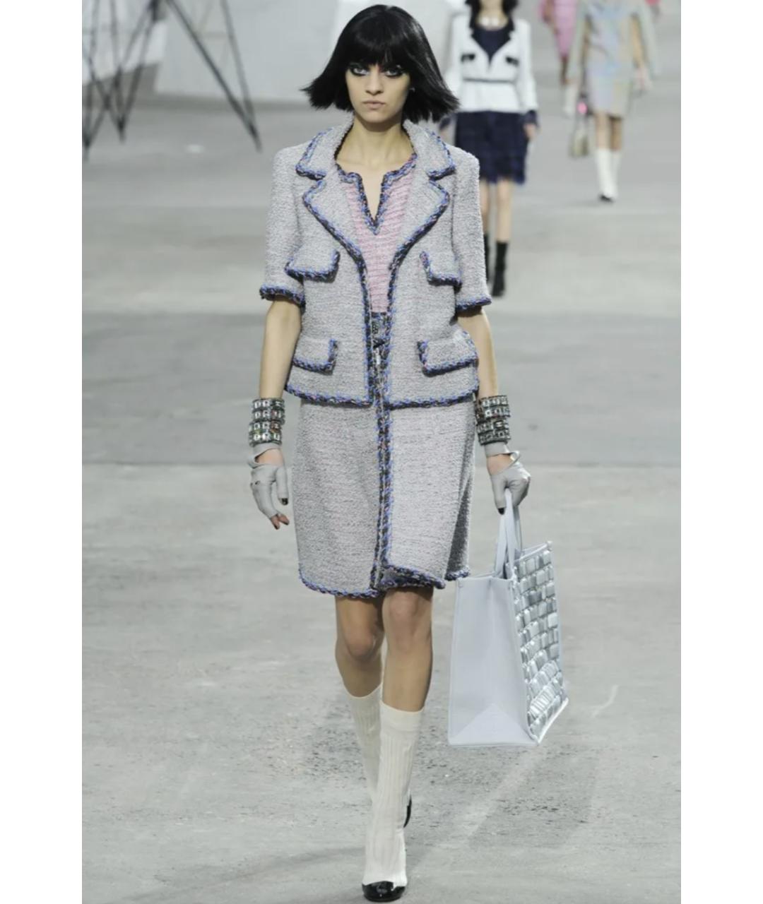 CHANEL Голубой вискозный костюм с юбками, фото 5