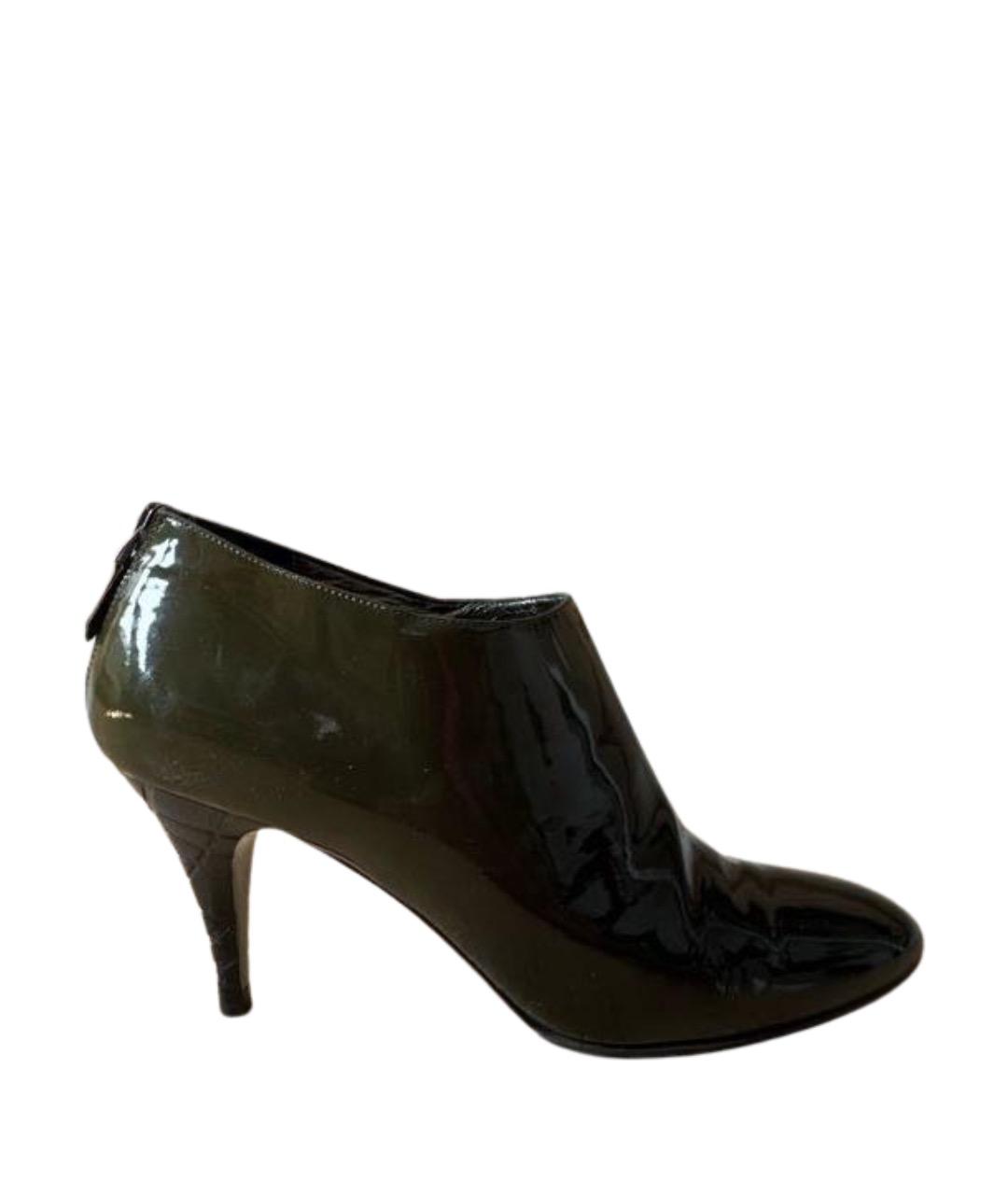 BURBERRY Хаки ботильоны из лакированной кожи, фото 1