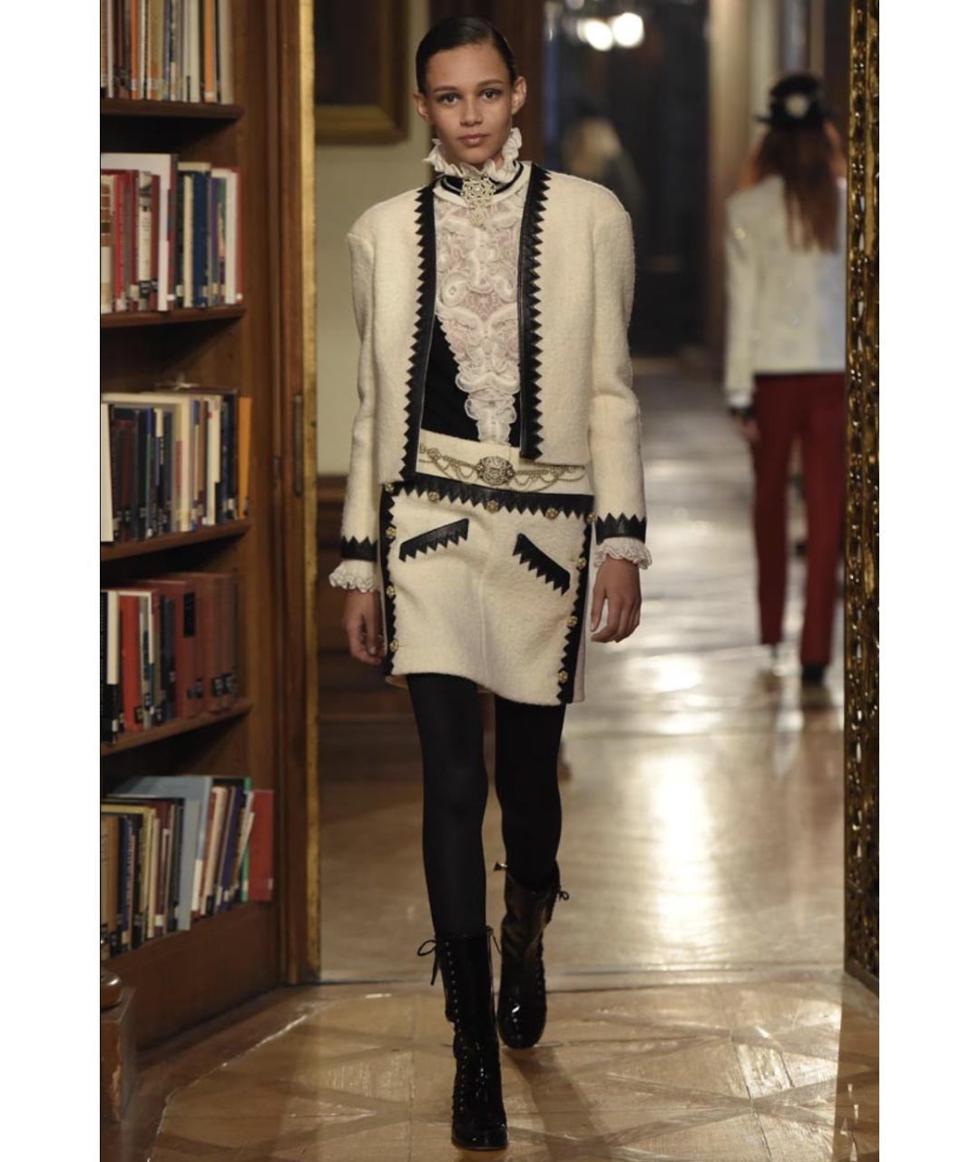 CHANEL Белый шерстяной костюм с юбками, фото 5