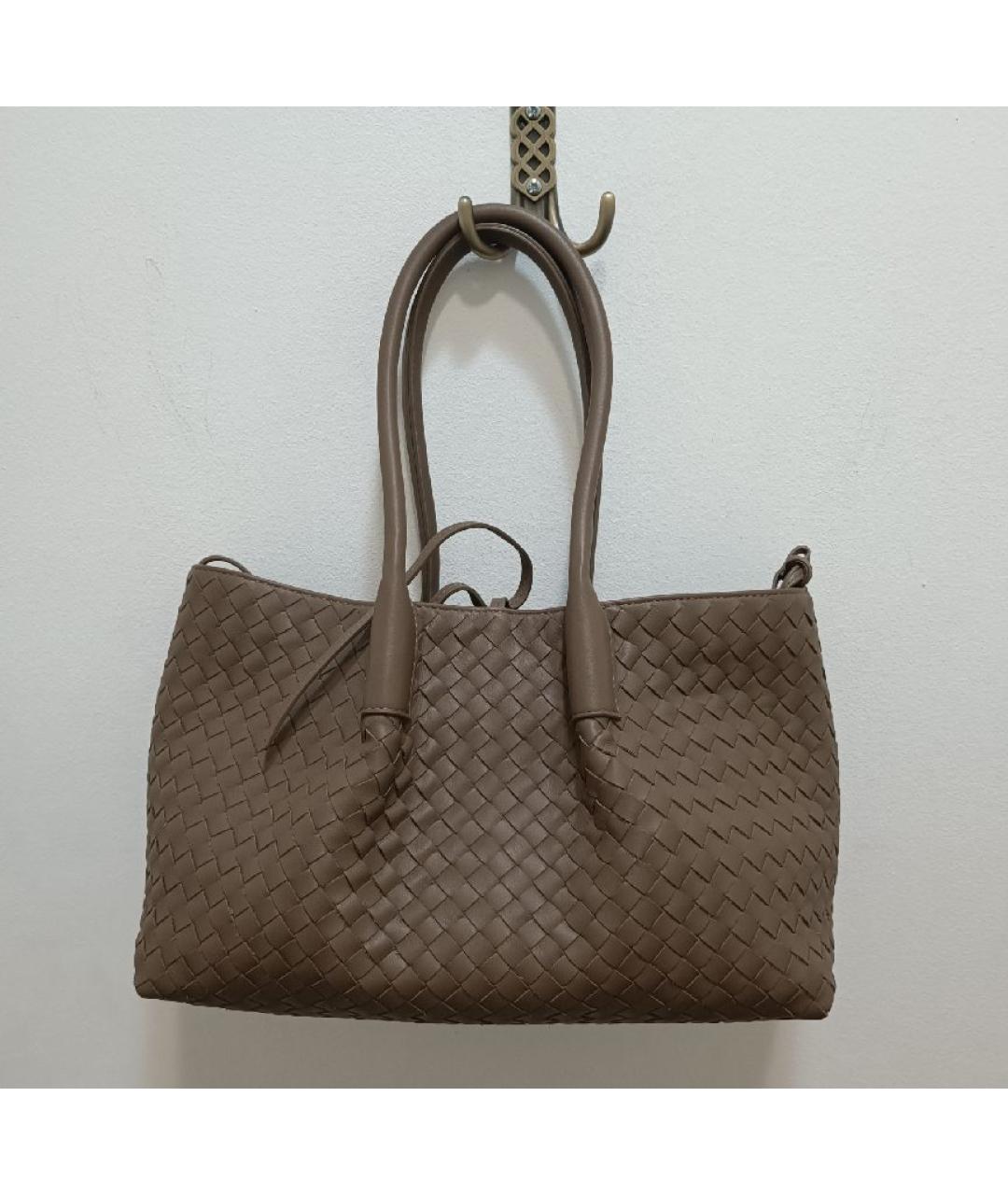BOTTEGA VENETA Коричневая кожаная сумка с короткими ручками, фото 7