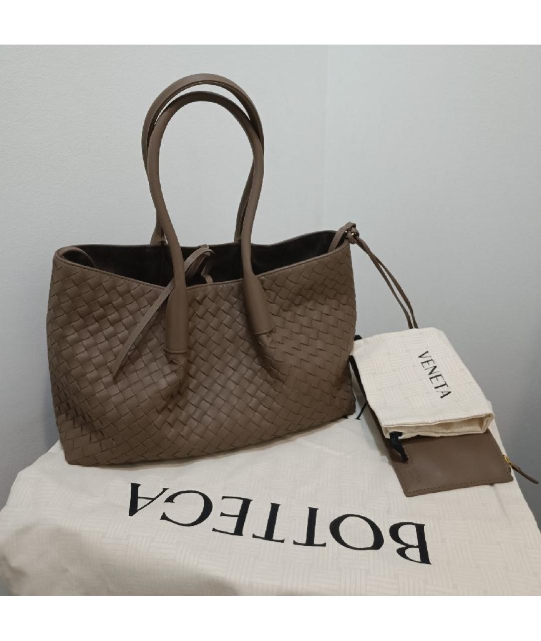 BOTTEGA VENETA Коричневая кожаная сумка с короткими ручками, фото 5