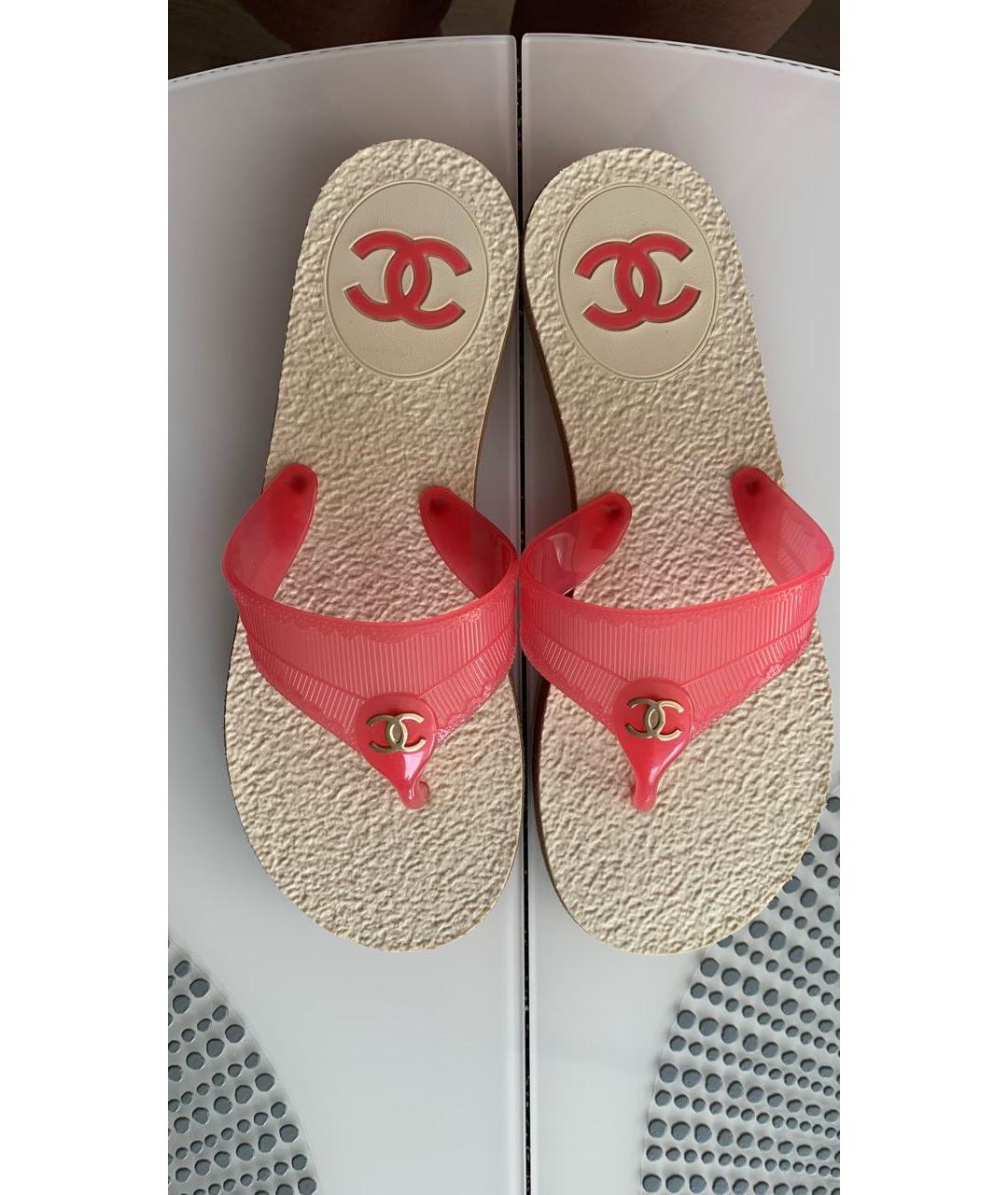 CHANEL Розовые резиновые шлепанцы, фото 3