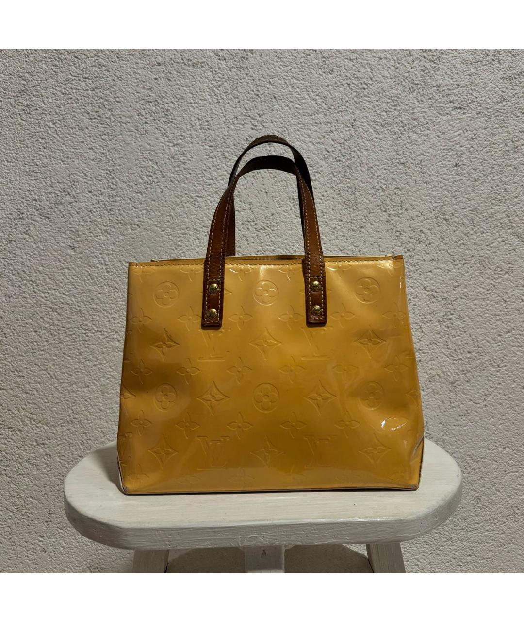LOUIS VUITTON Желтая сумка с короткими ручками из лакированной кожи, фото 7