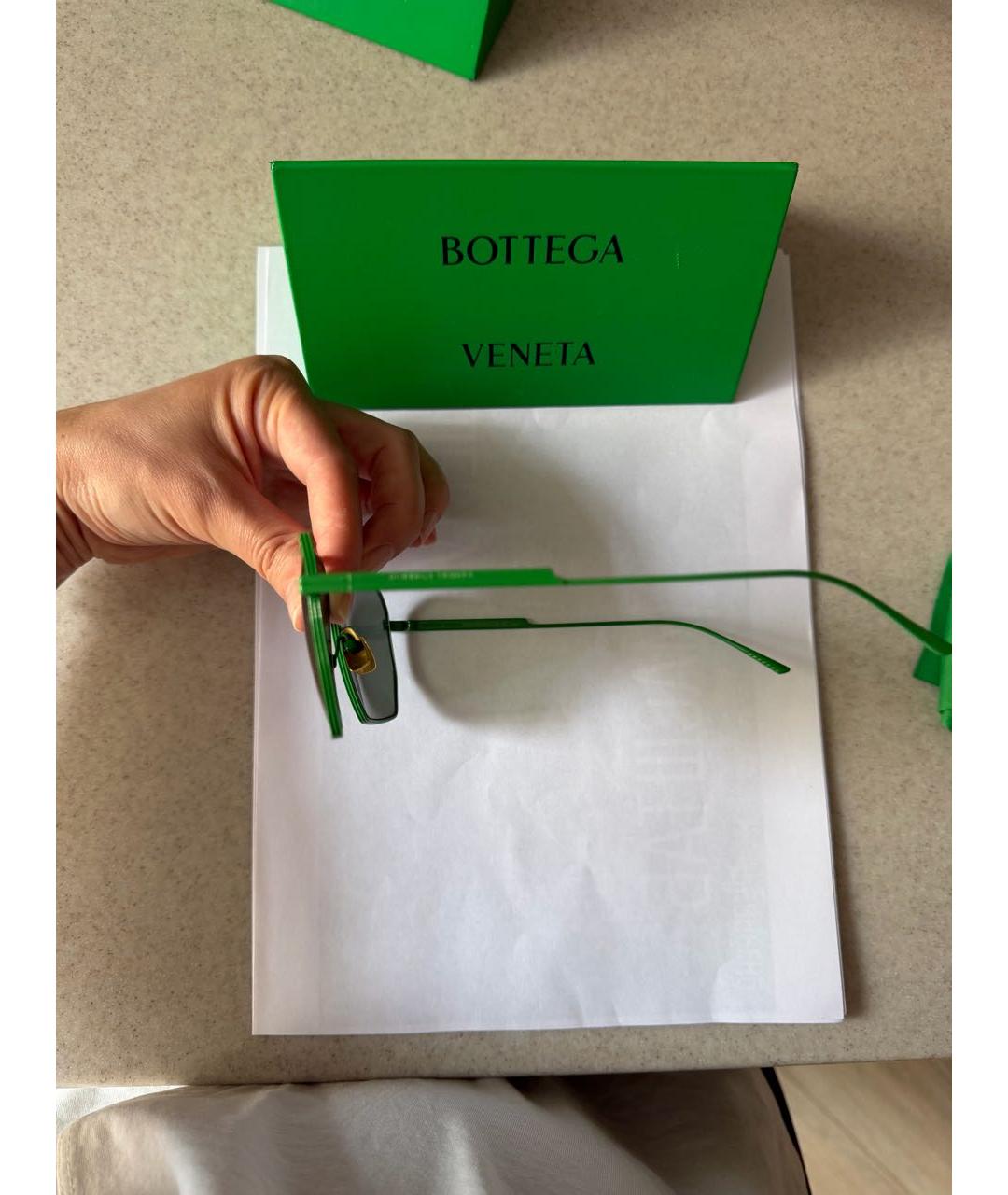 BOTTEGA VENETA Зеленые металлические солнцезащитные очки, фото 2