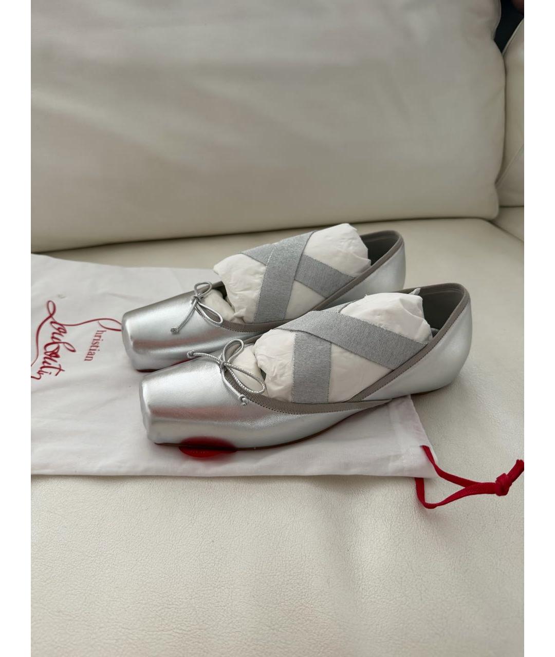 CHRISTIAN LOUBOUTIN Серебряные кожаные балетки, фото 9