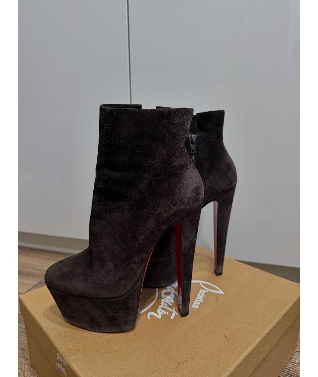 CHRISTIAN LOUBOUTIN Коричневые замшевые сапоги, фото 3