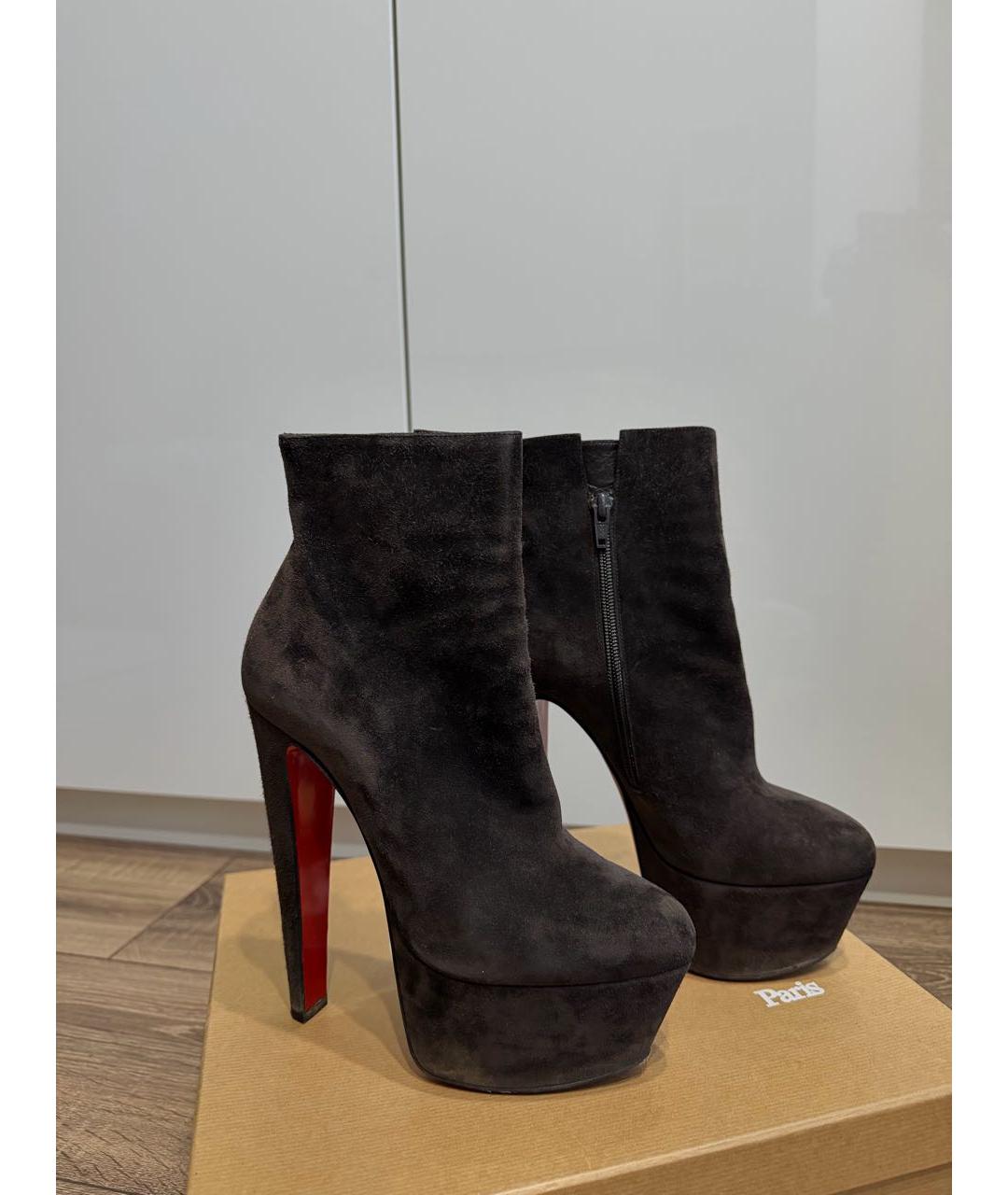 CHRISTIAN LOUBOUTIN Коричневые замшевые сапоги, фото 8
